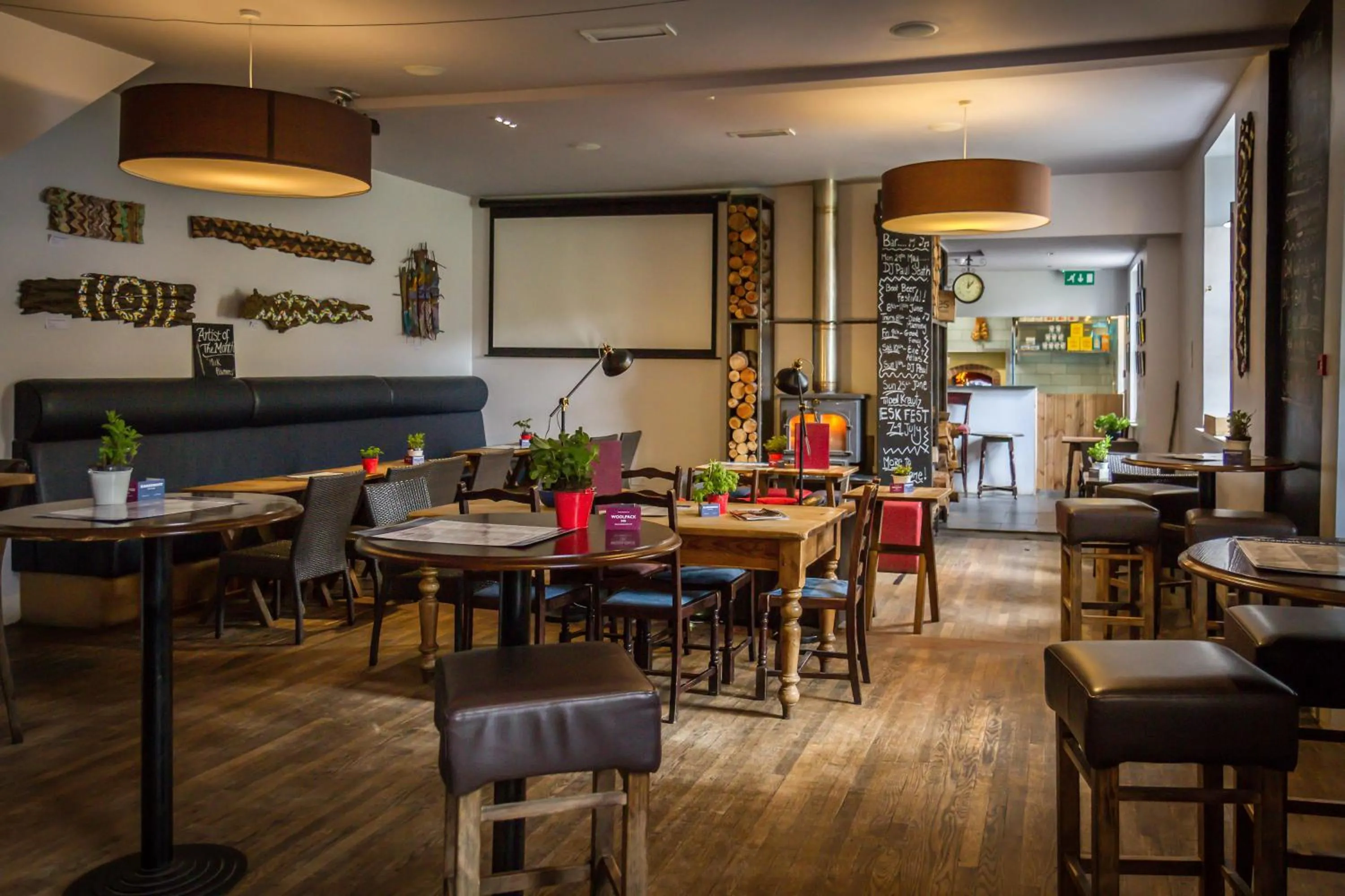 Restaurant/places to eat in Woolpack Inn