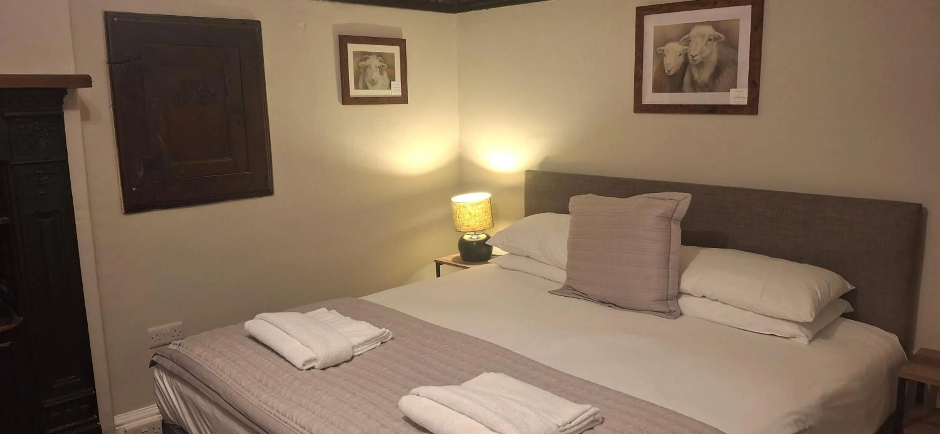 Bed in Woolpack Inn