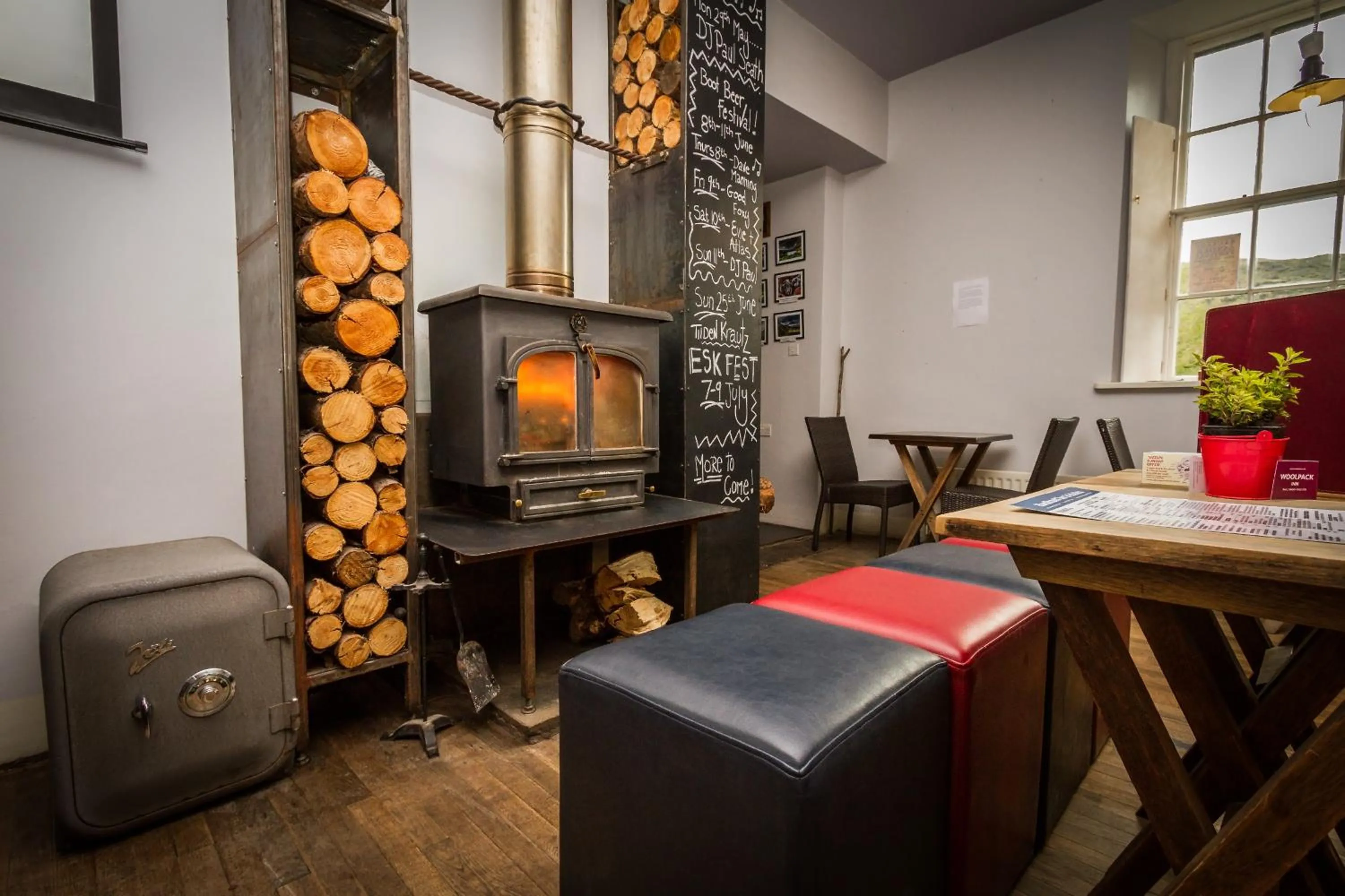 Lounge or bar in Woolpack Inn