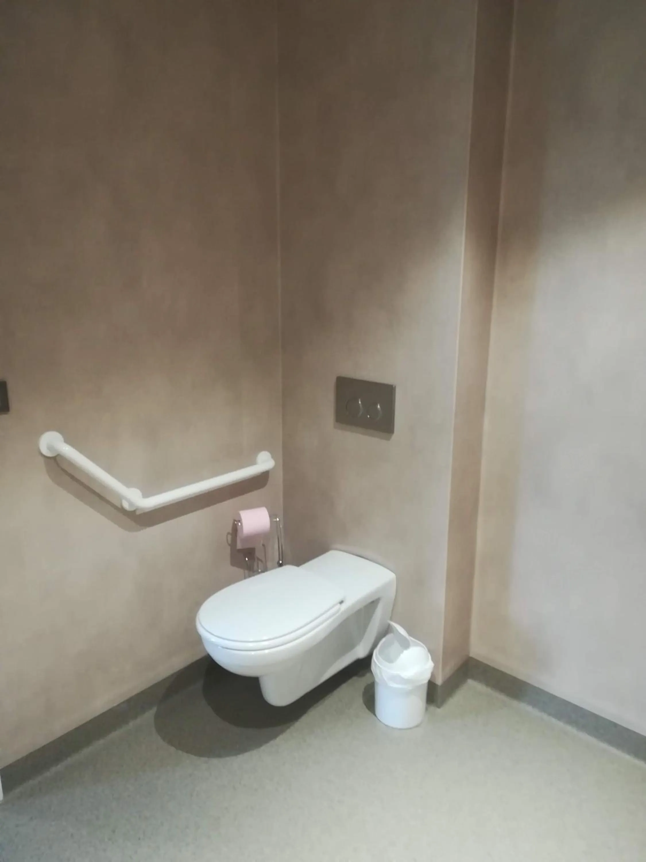 Facility for disabled guests in Atao Residence- Rennes Sud