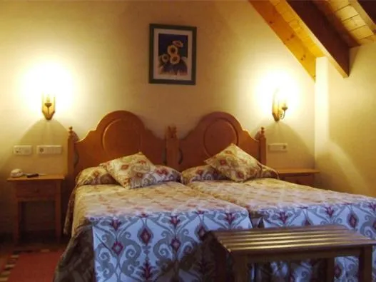 Photo of the whole room, Bed in Hotel Turrull