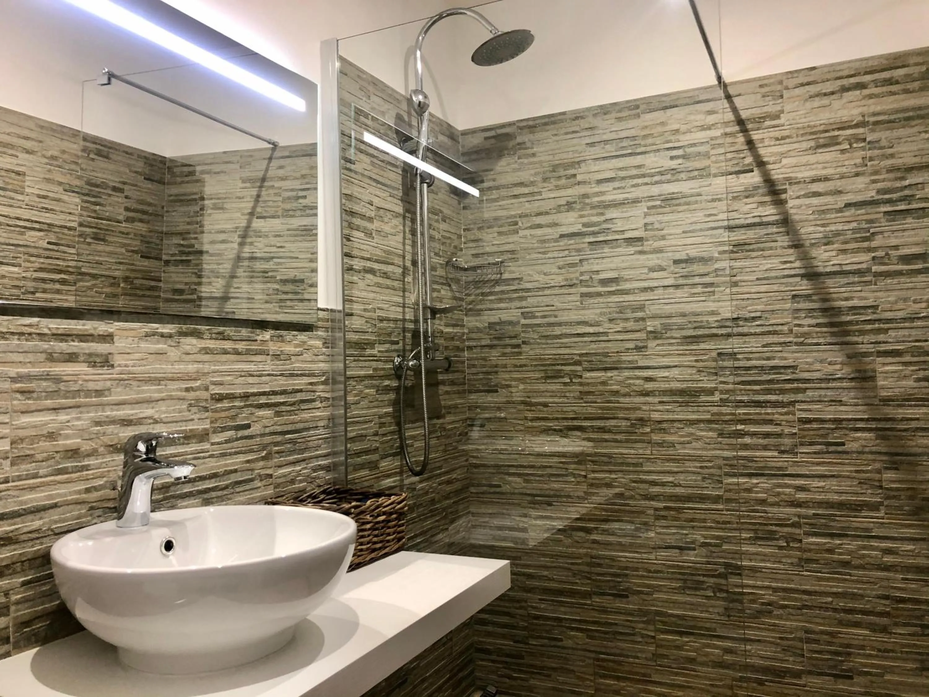 Shower in Dimora Cavalieri