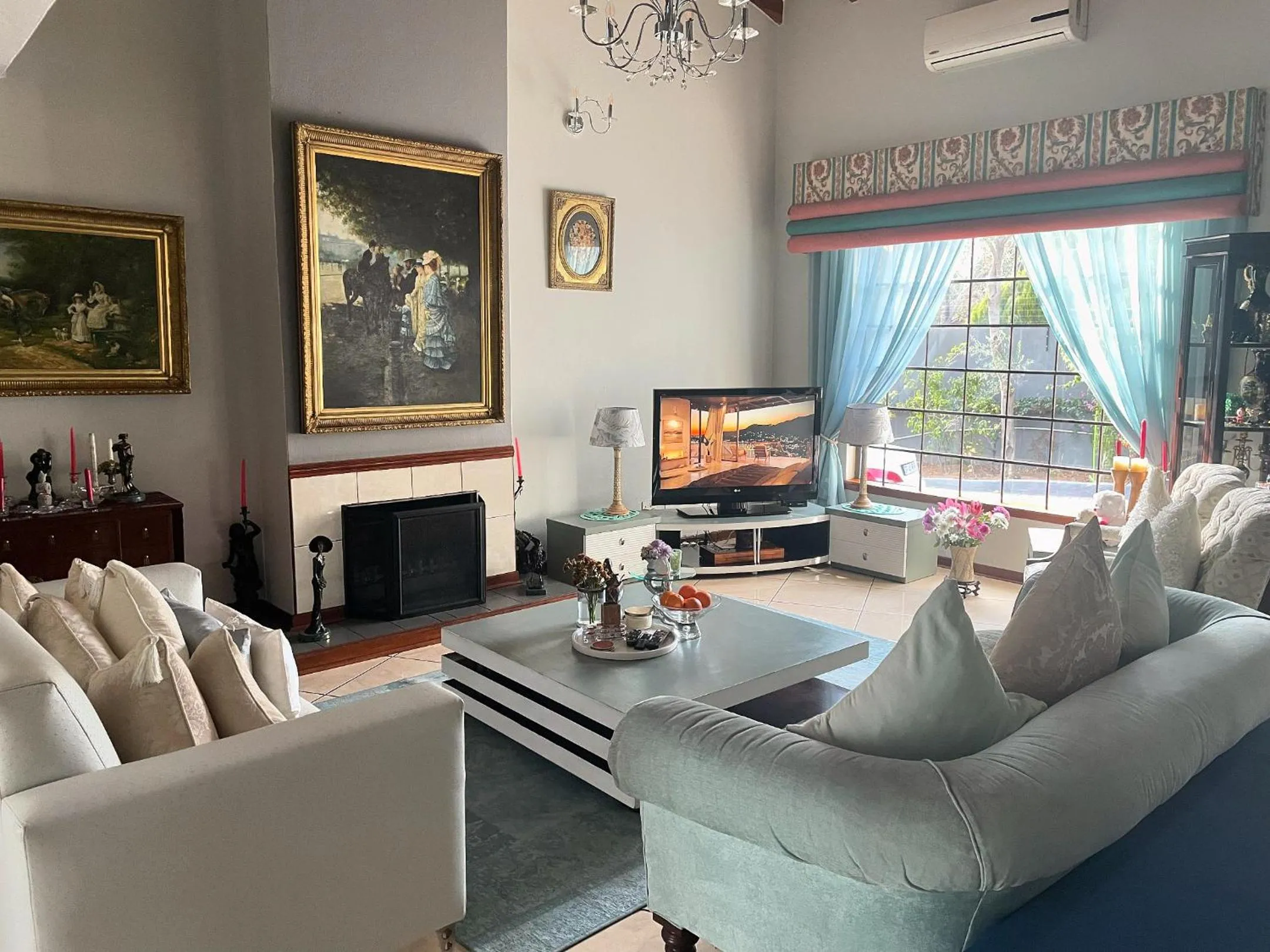 Communal lounge/ TV room in Marion Lodge