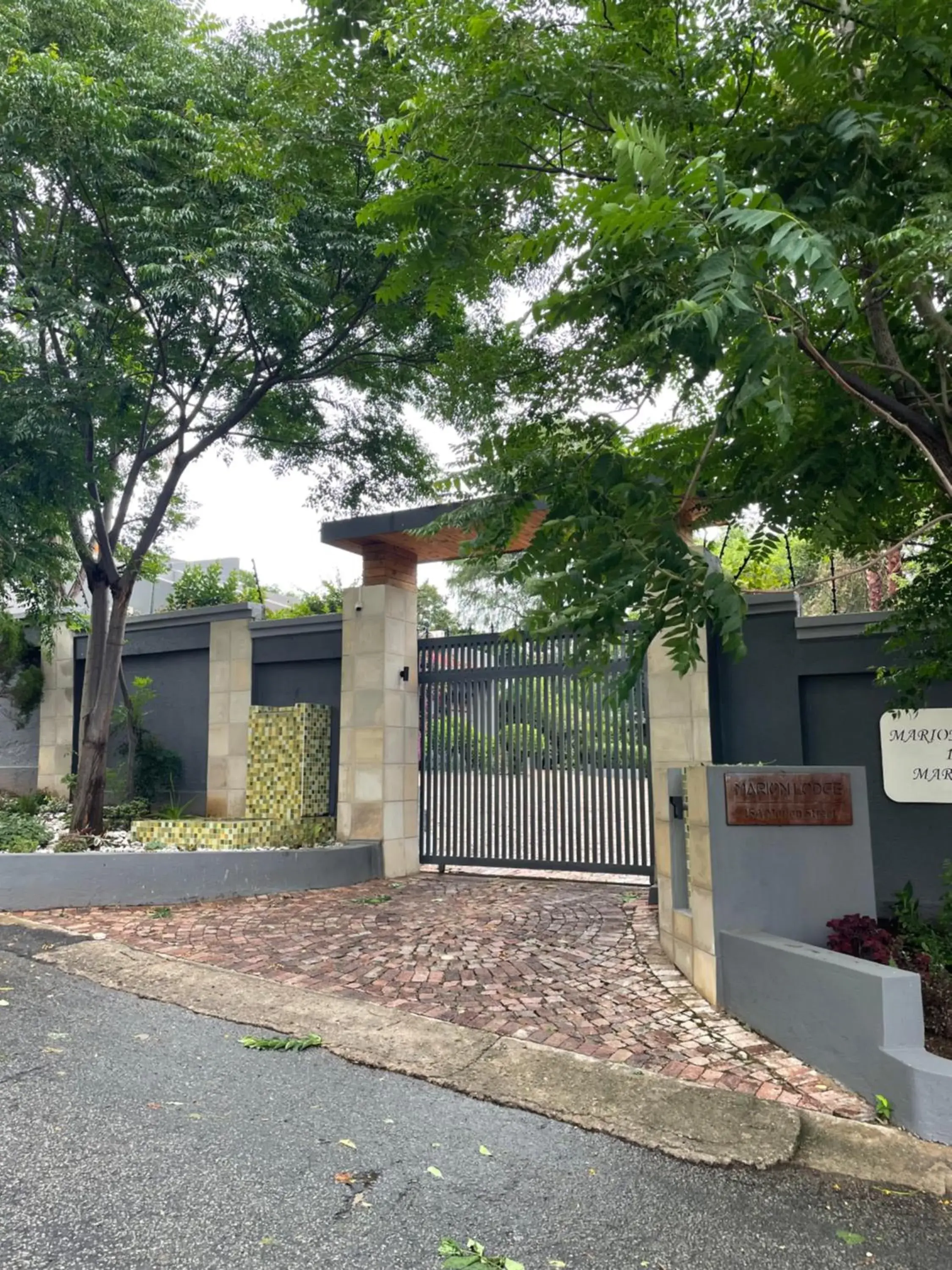 Property building in Marion Lodge Property building in Marion Lodge