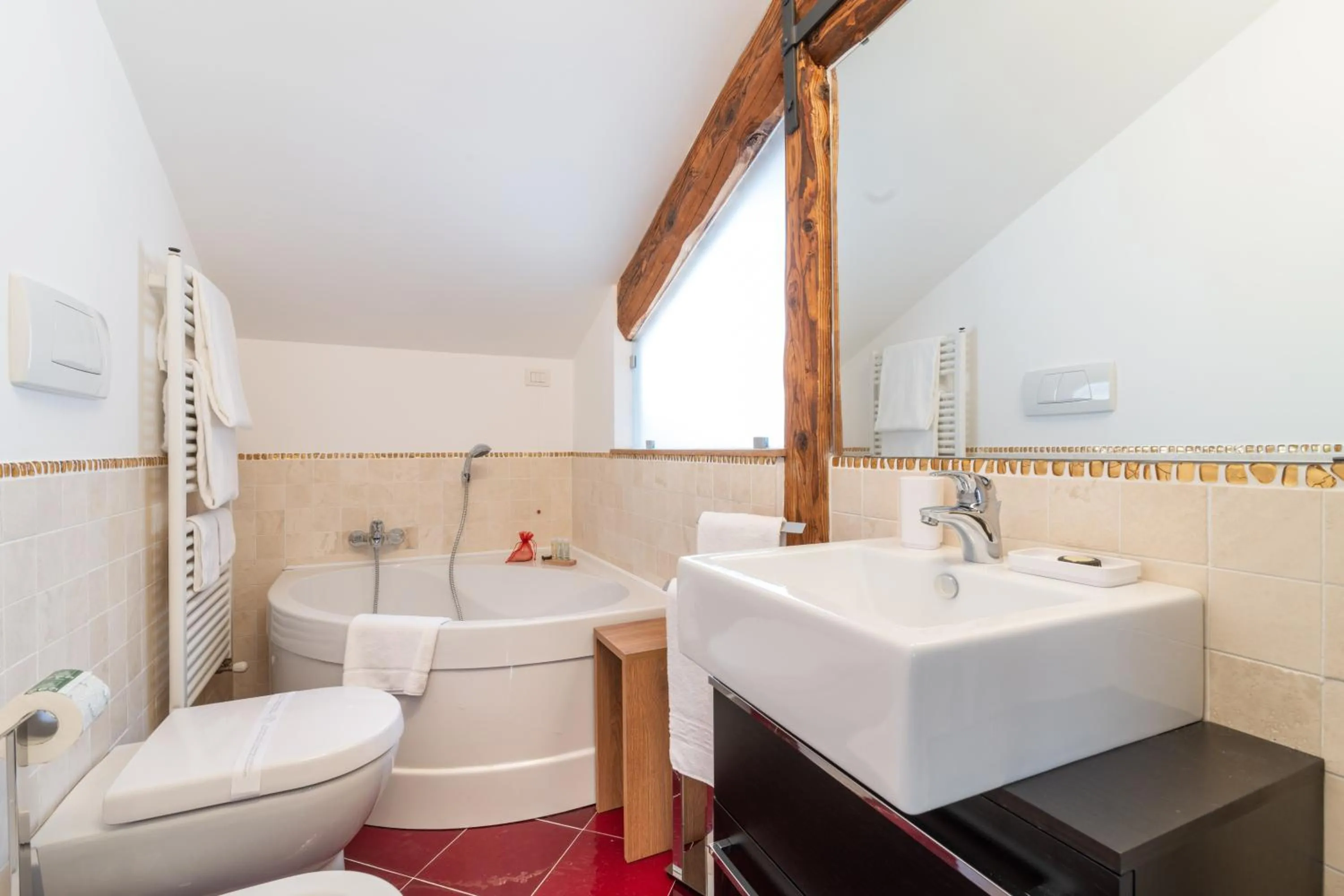 Poli Grappa Suite