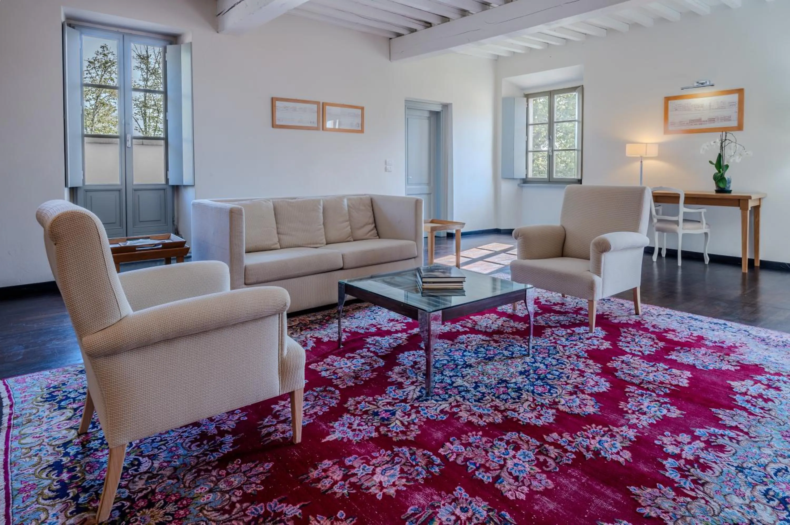 Communal lounge/ TV room in Relais Villa Il Palagio