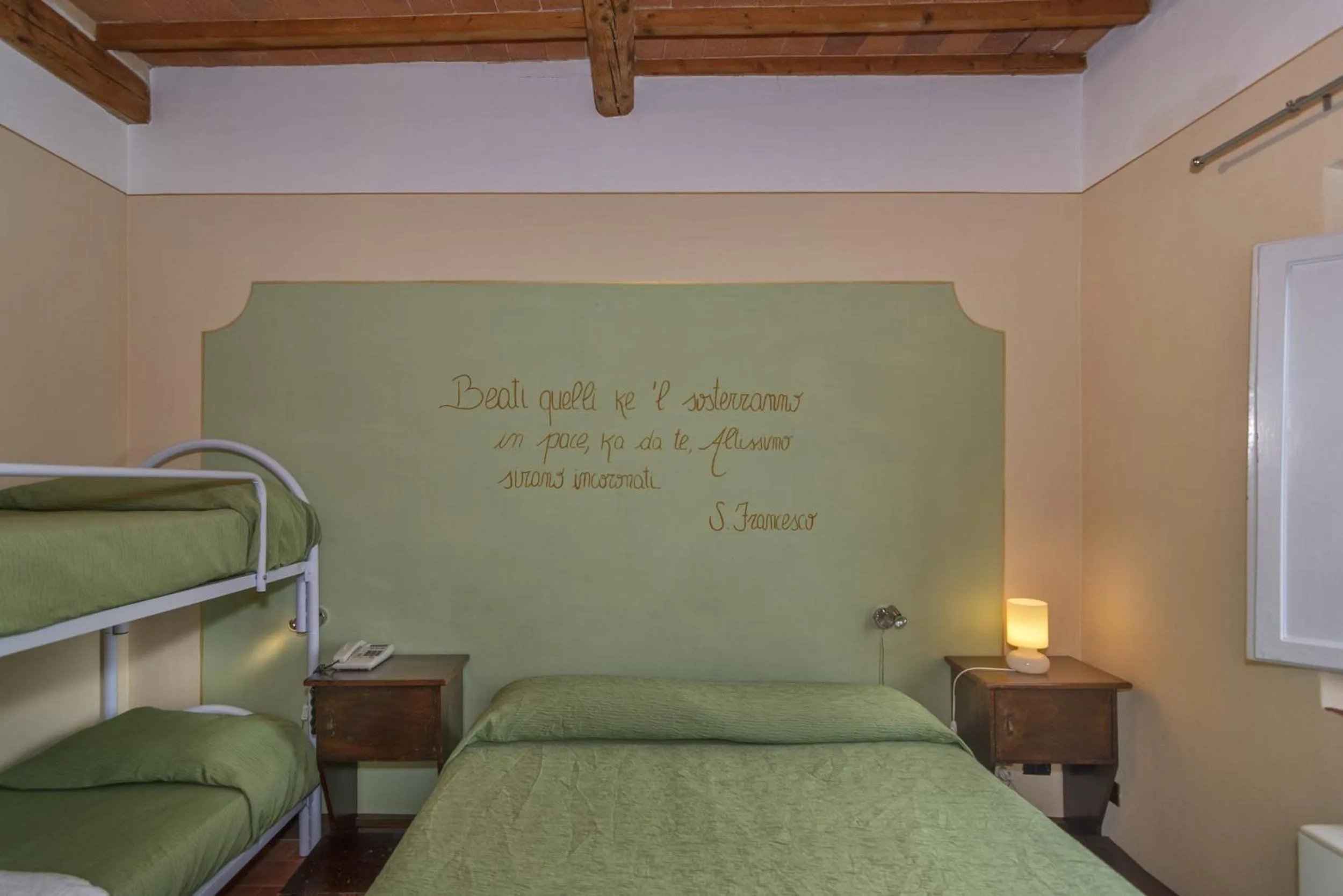 Bed in Casa Diocesana di Lucca