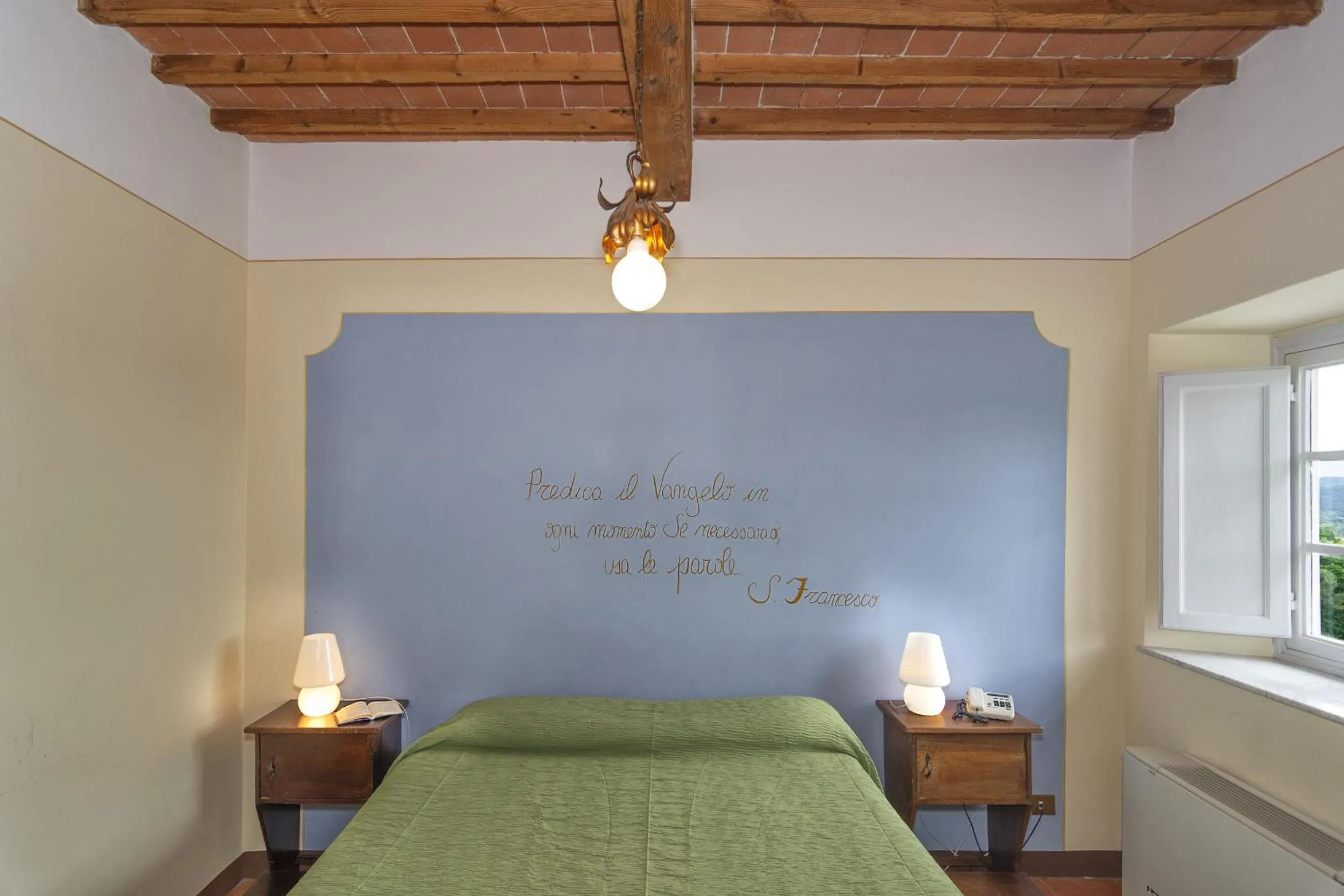 Bed in Casa Diocesana di Lucca