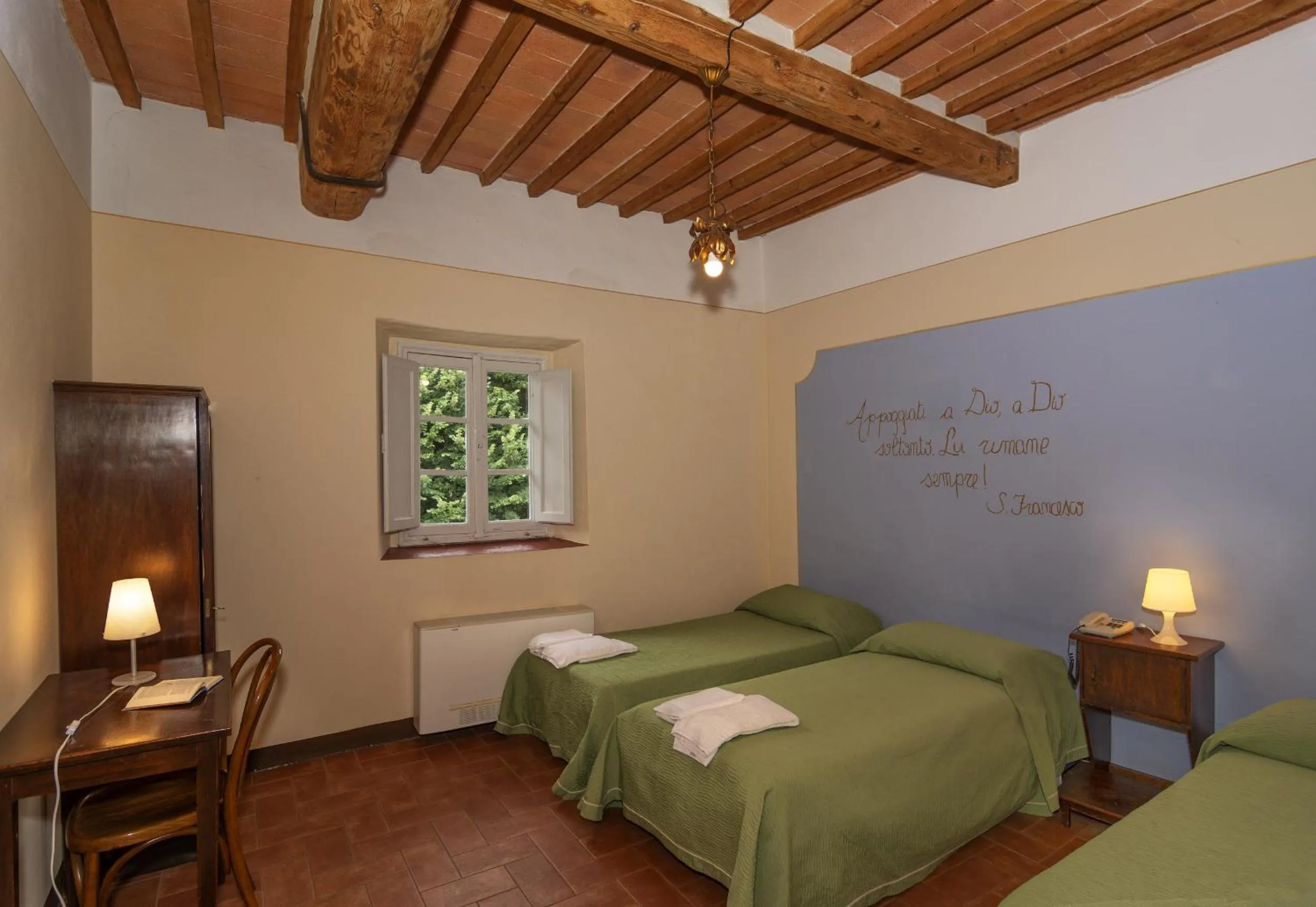 Bed in Casa Diocesana di Lucca