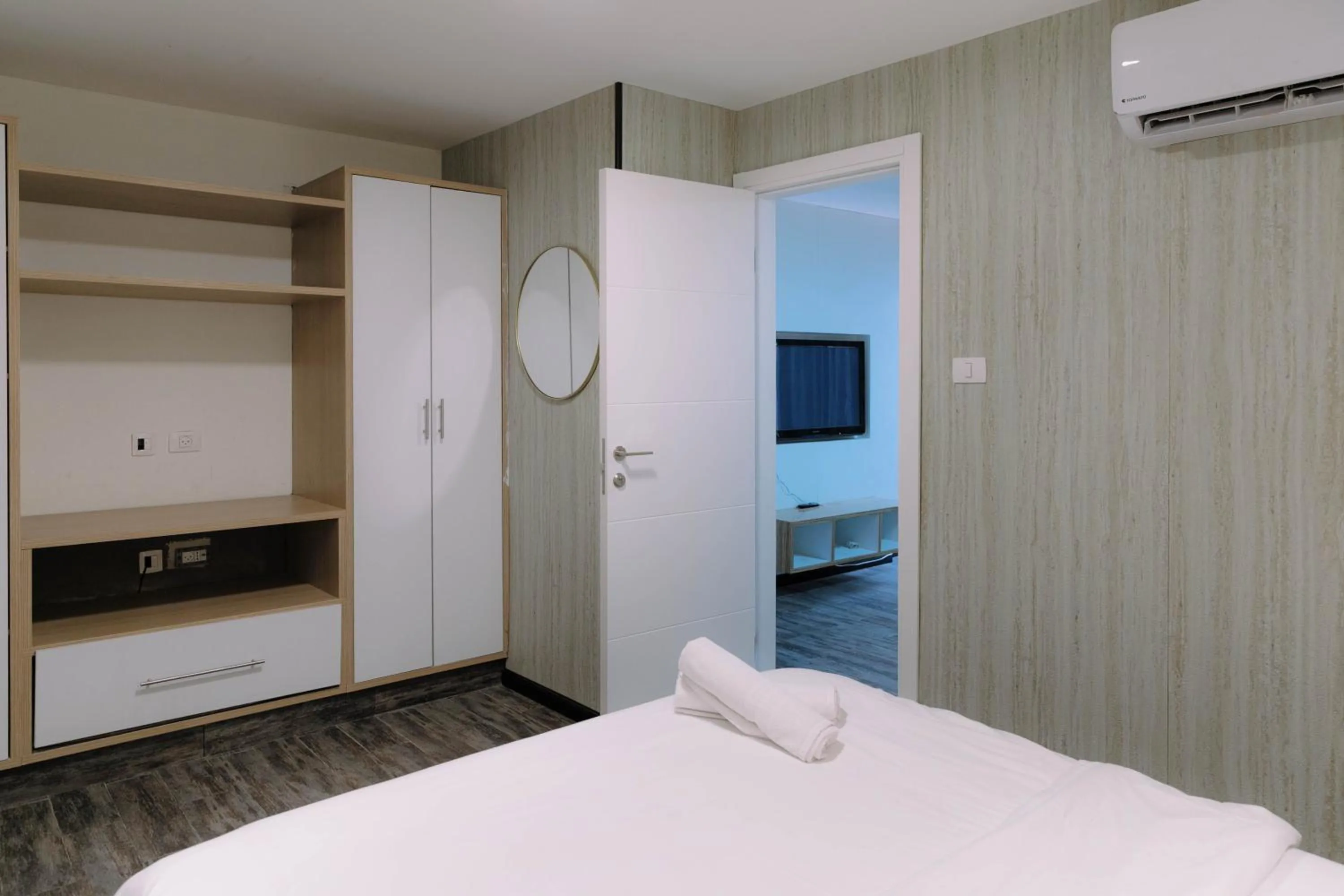 Bed in Rich apartments renovated & with modern design