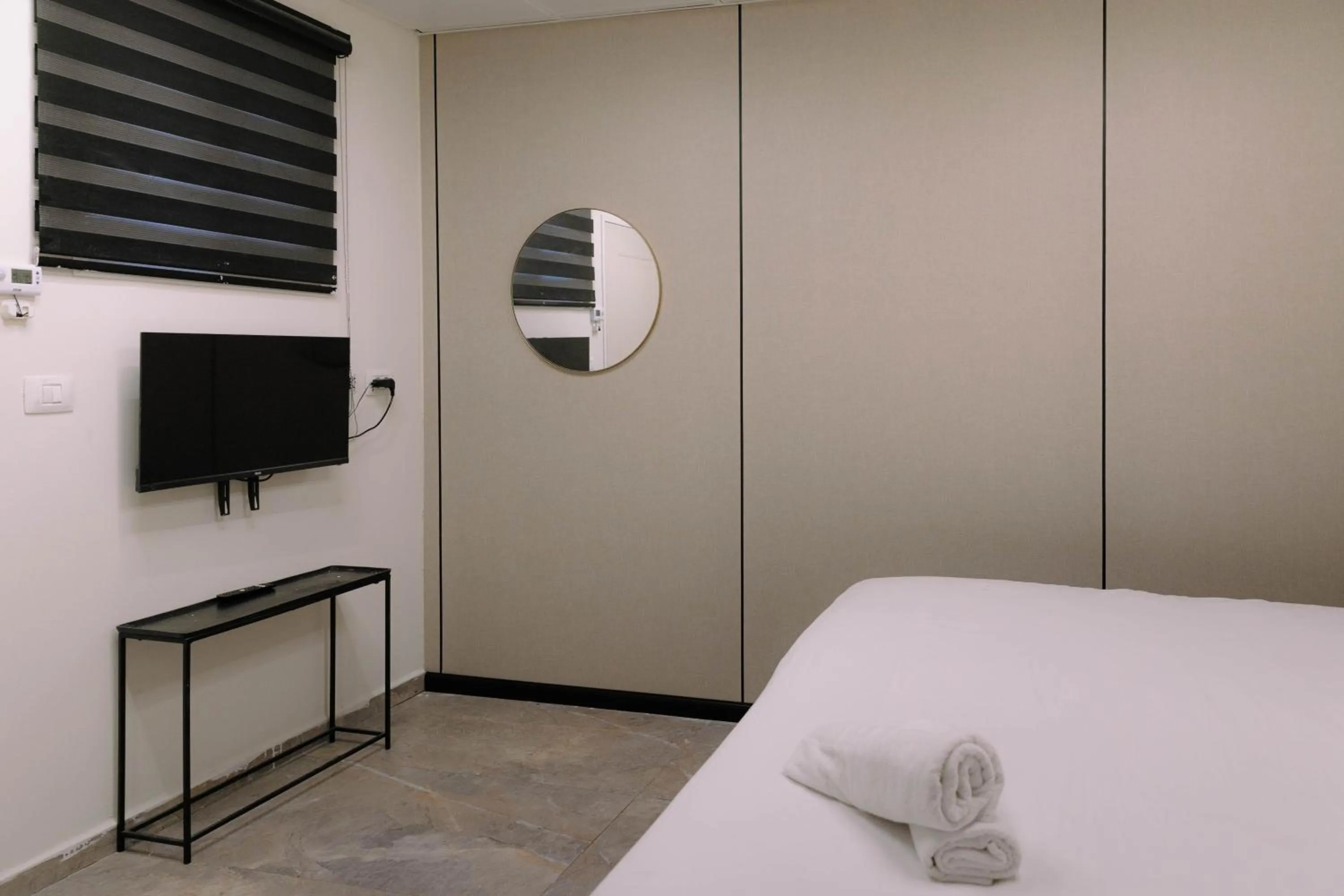 Bed in Rich apartments renovated & with modern design