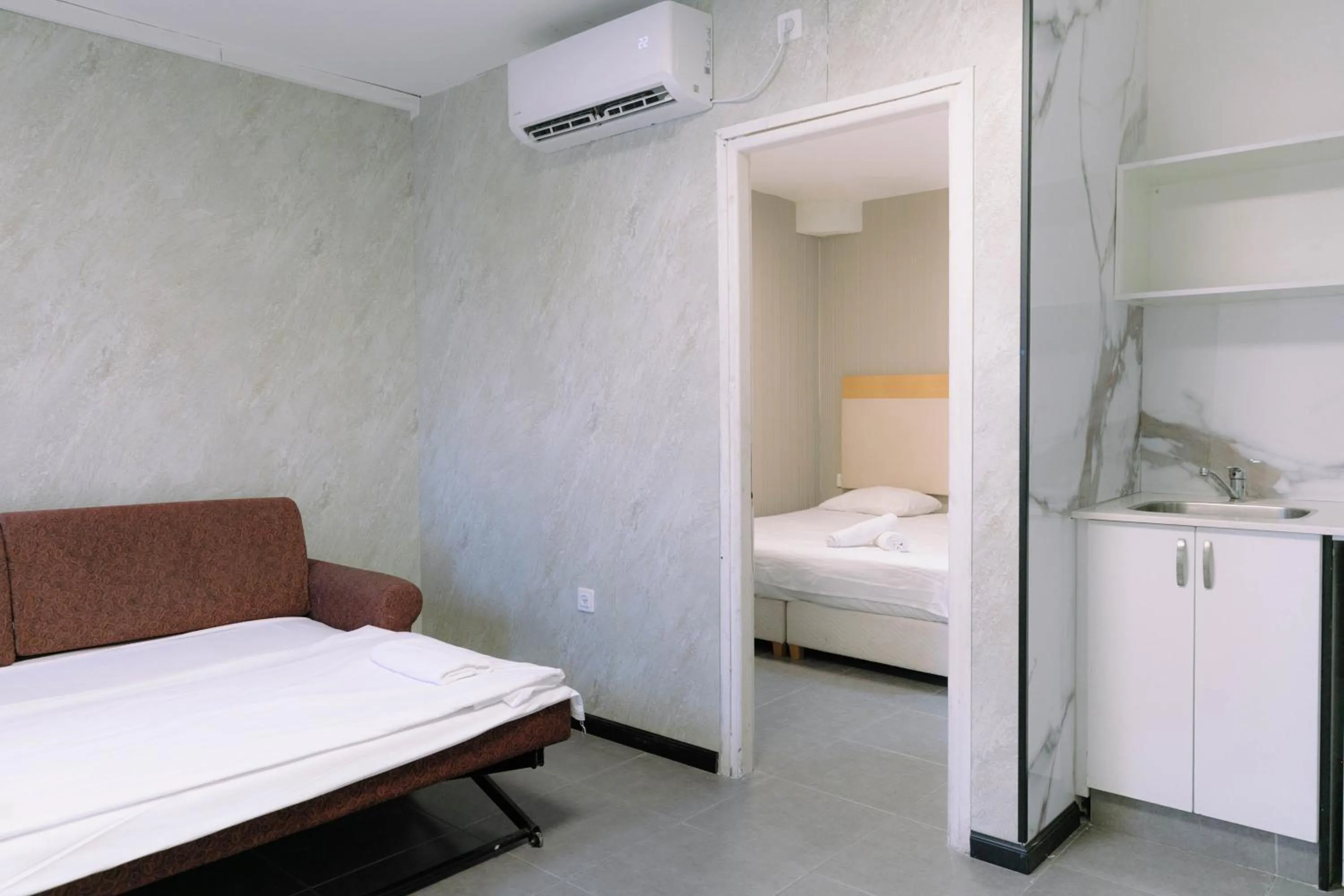 Bed in Rich apartments renovated & with modern design