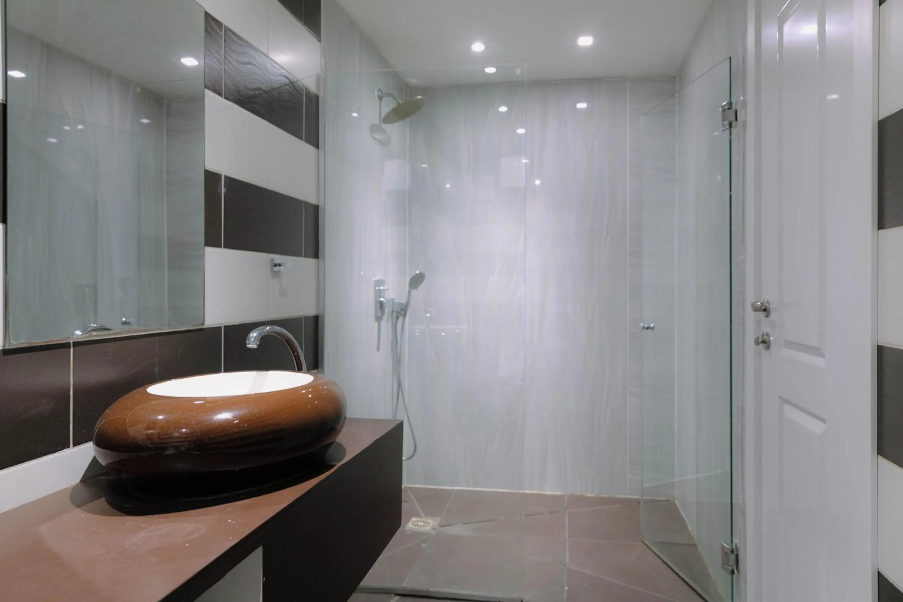 Rich apartments renovated & with modern design