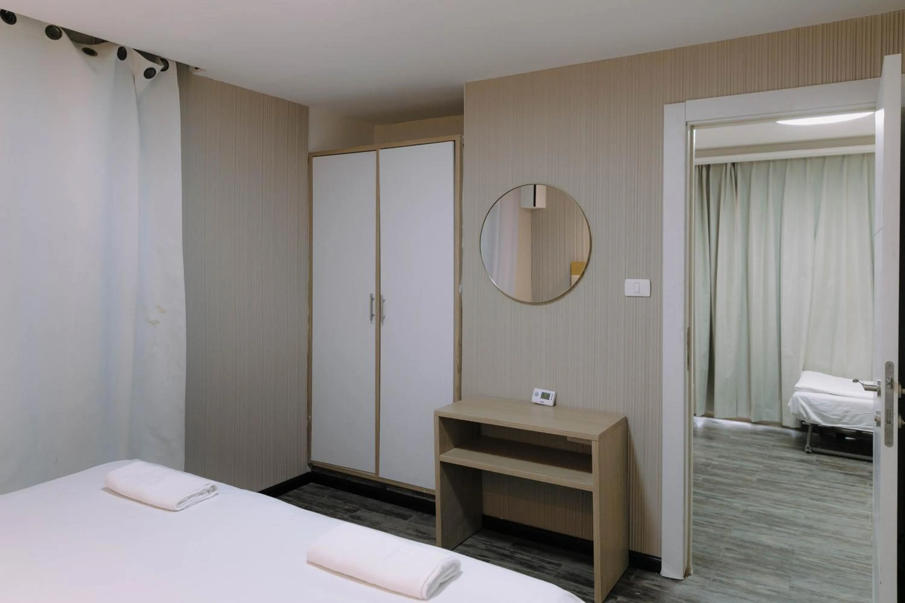 Bed in Rich apartments renovated & with modern design