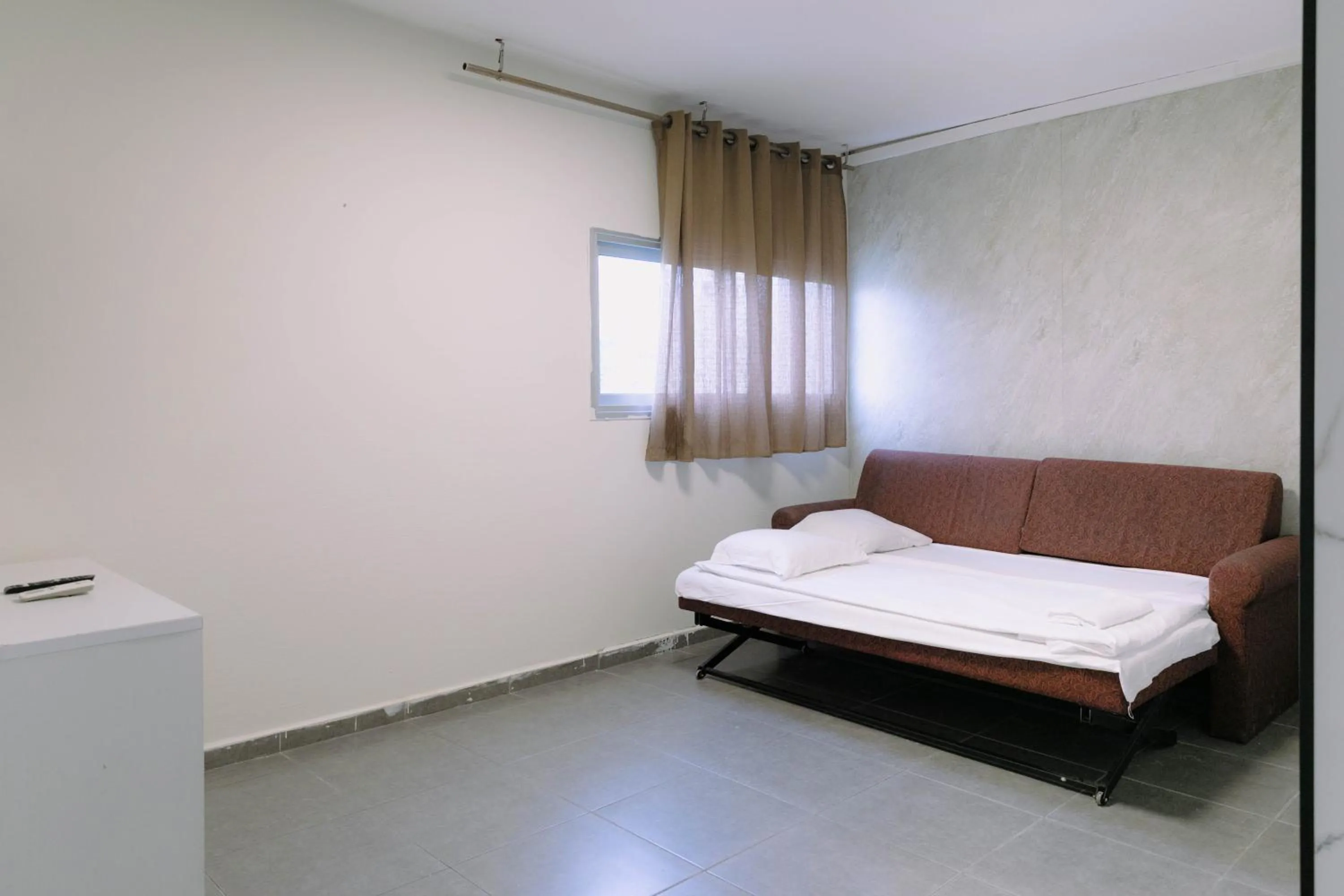 Bed in Rich apartments renovated & with modern design