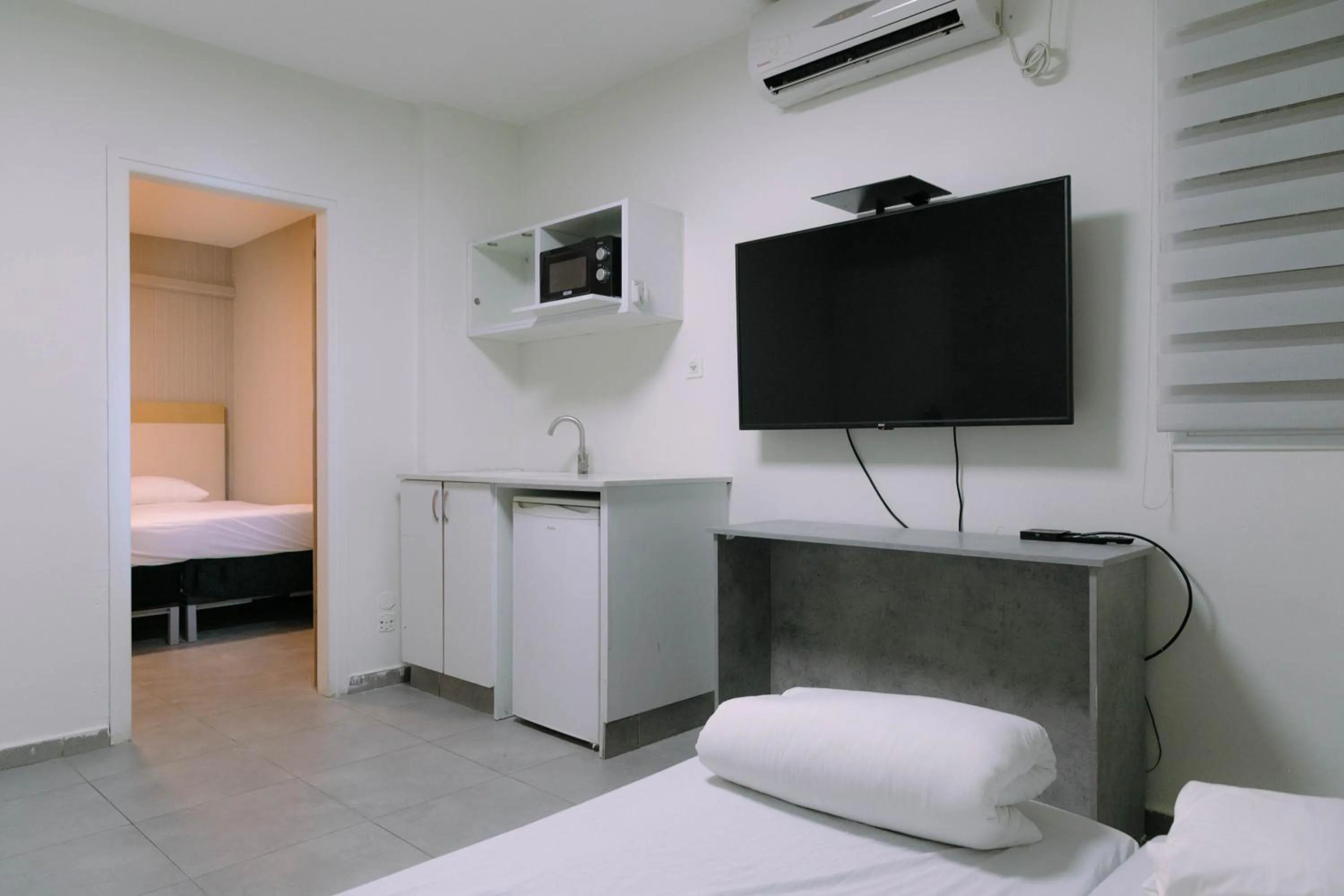 Bed in Rich apartments renovated & with modern design