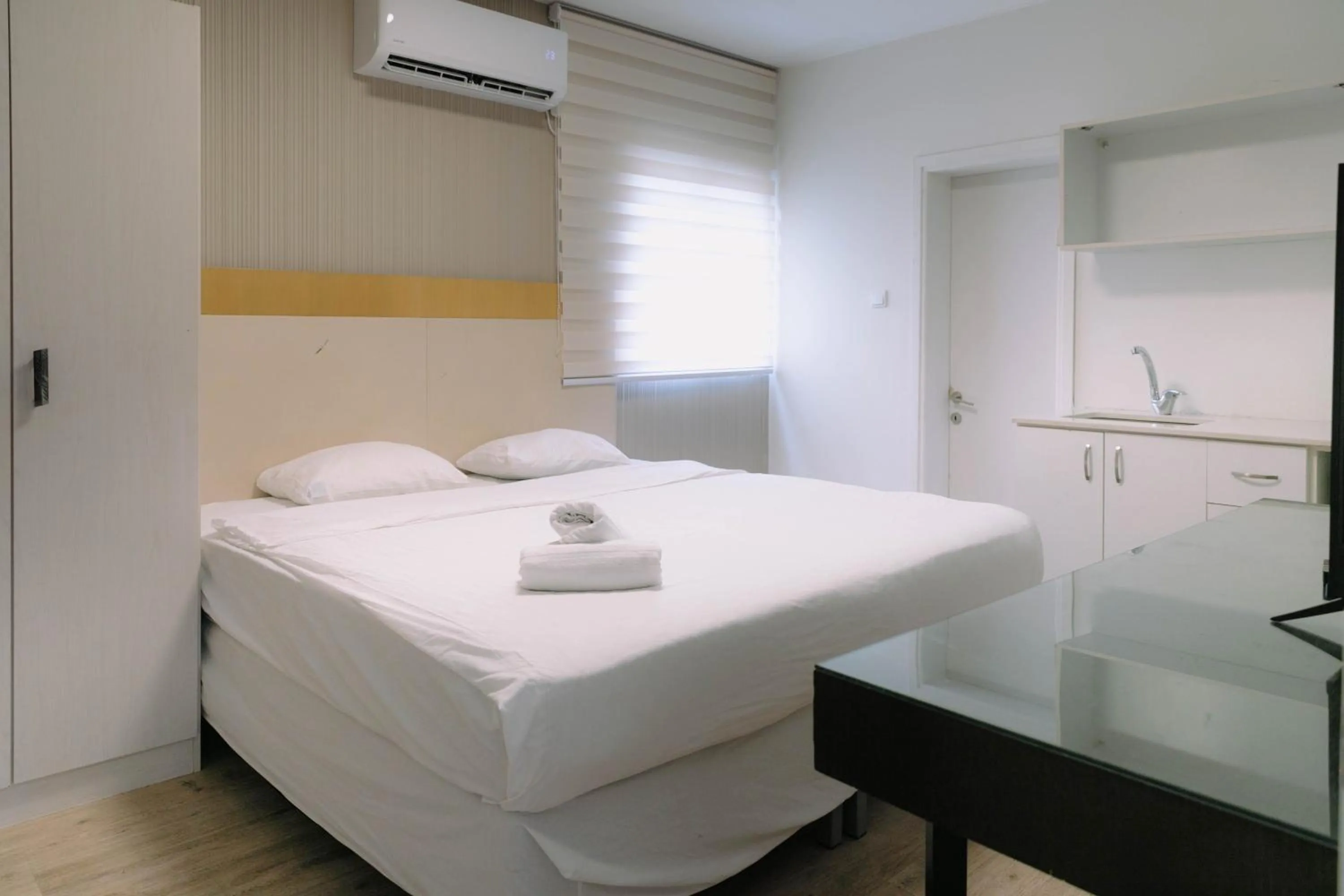 Bed in Rich apartments renovated & with modern design