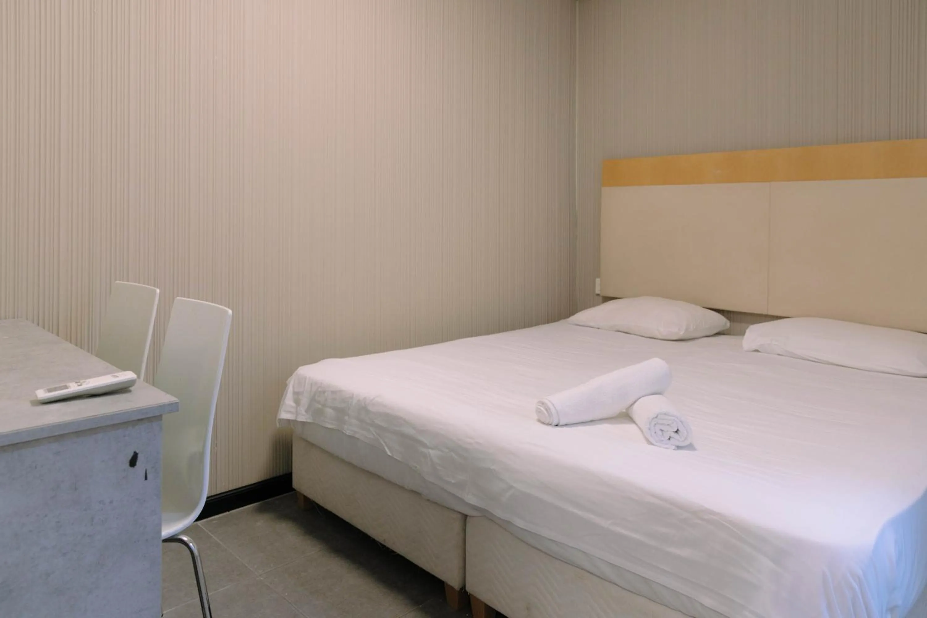 Bed in Rich apartments renovated & with modern design