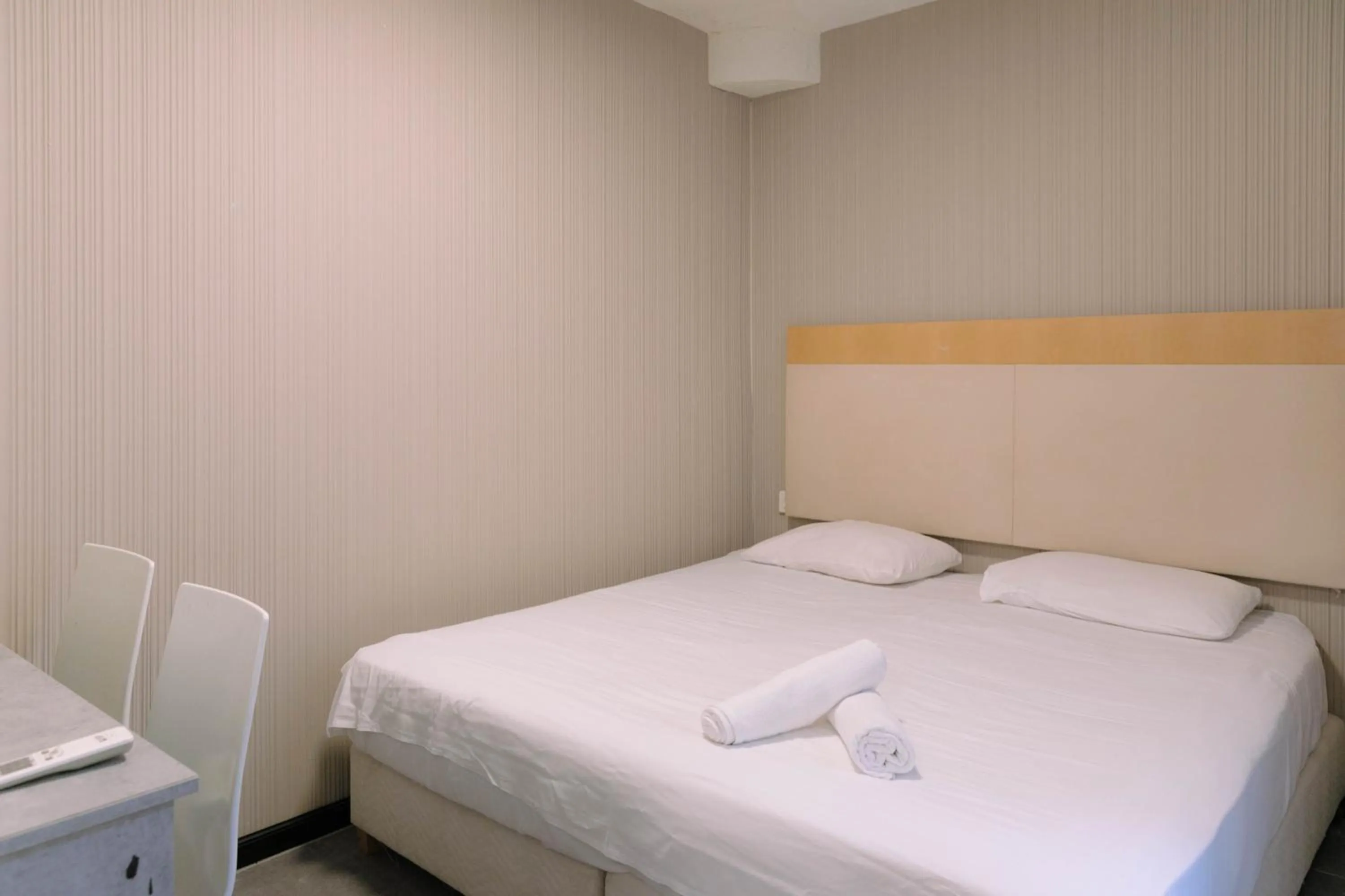 Bed in Rich apartments renovated & with modern design