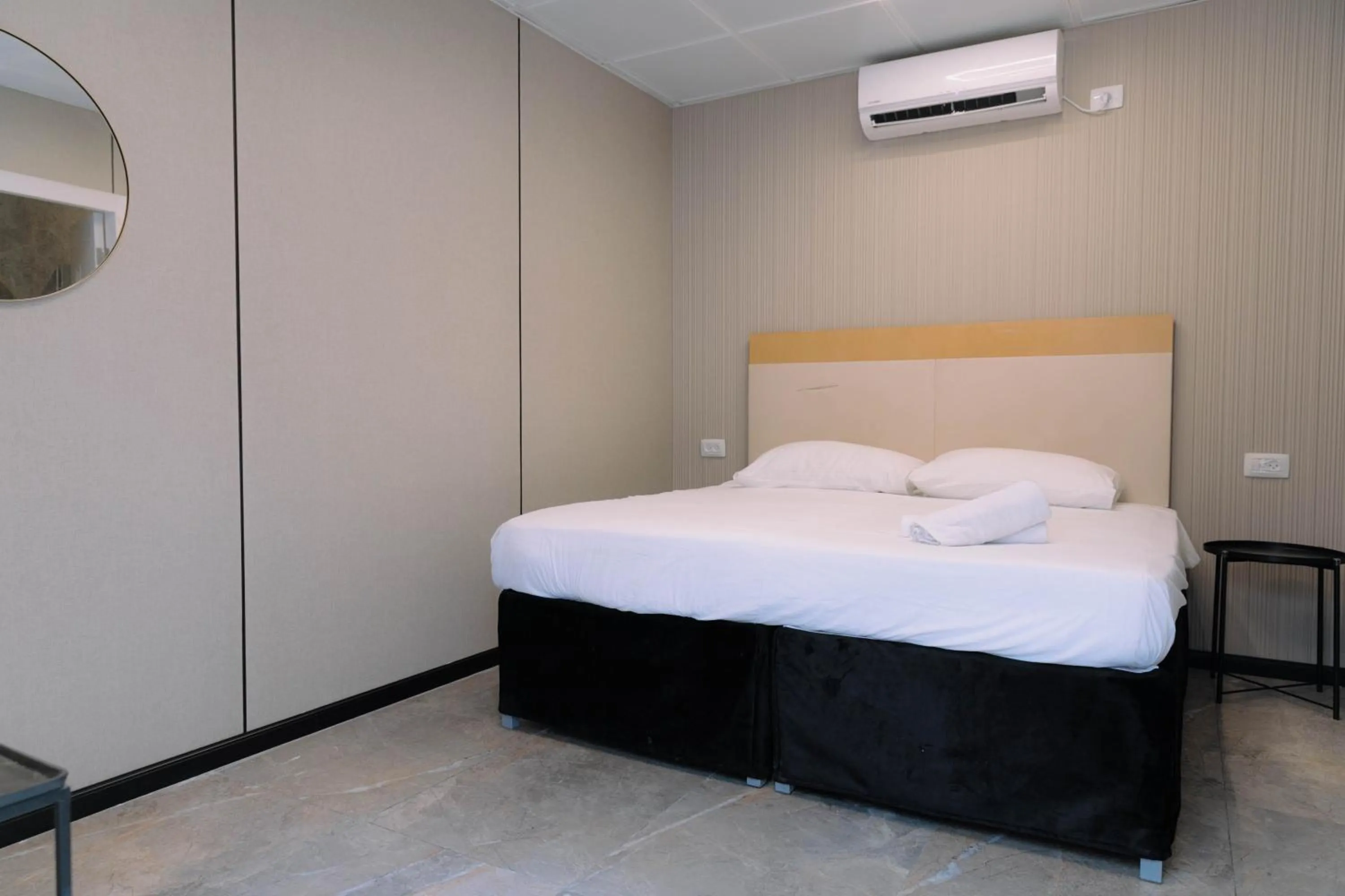 Bed in Rich apartments renovated & with modern design