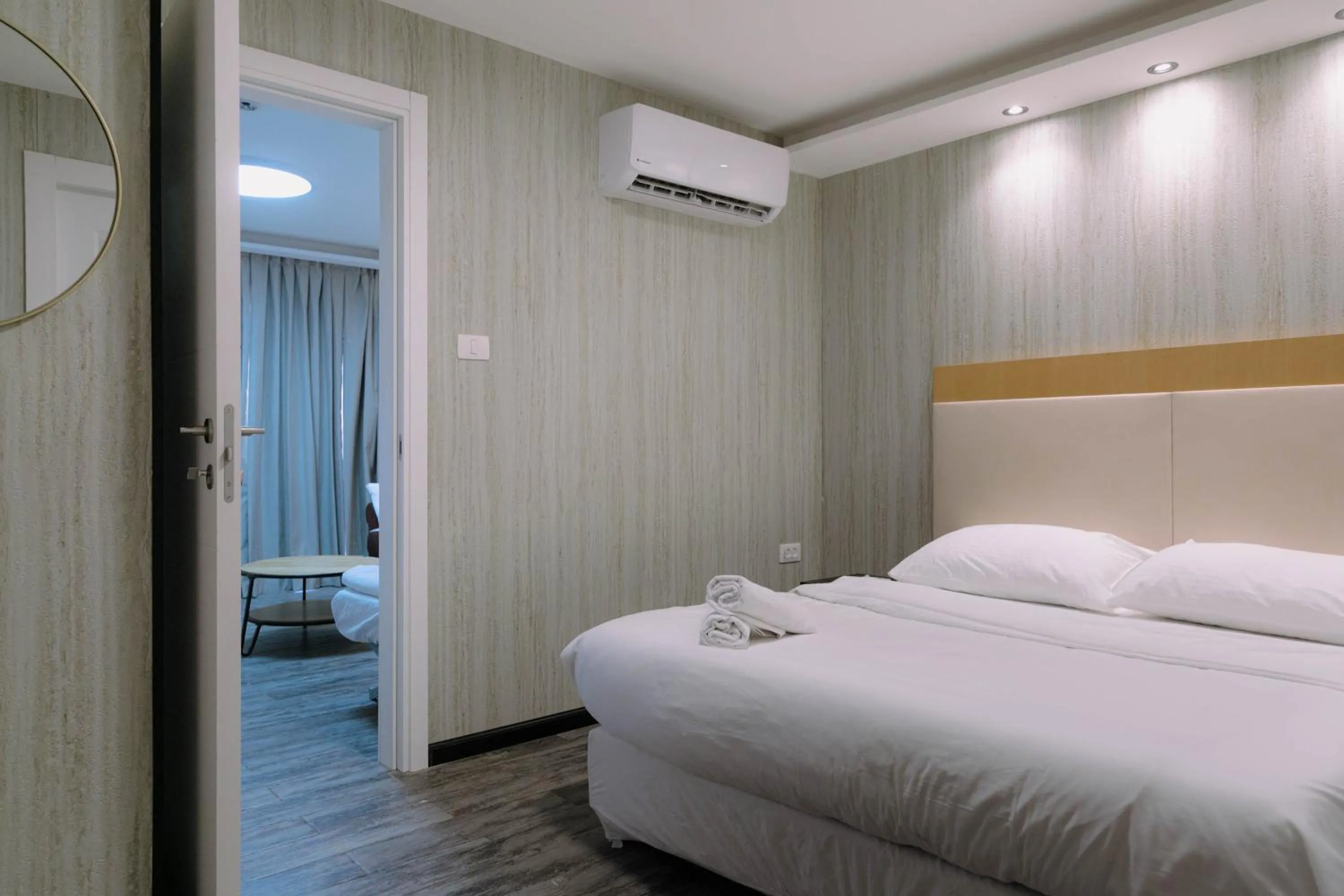 Bed in Rich apartments renovated & with modern design