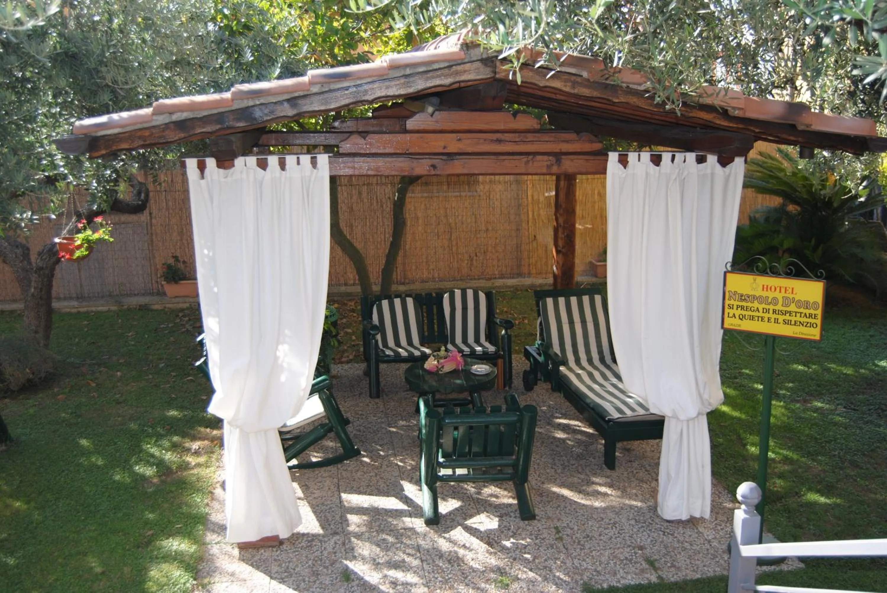 Garden in Hotel Nespolo D'Oro