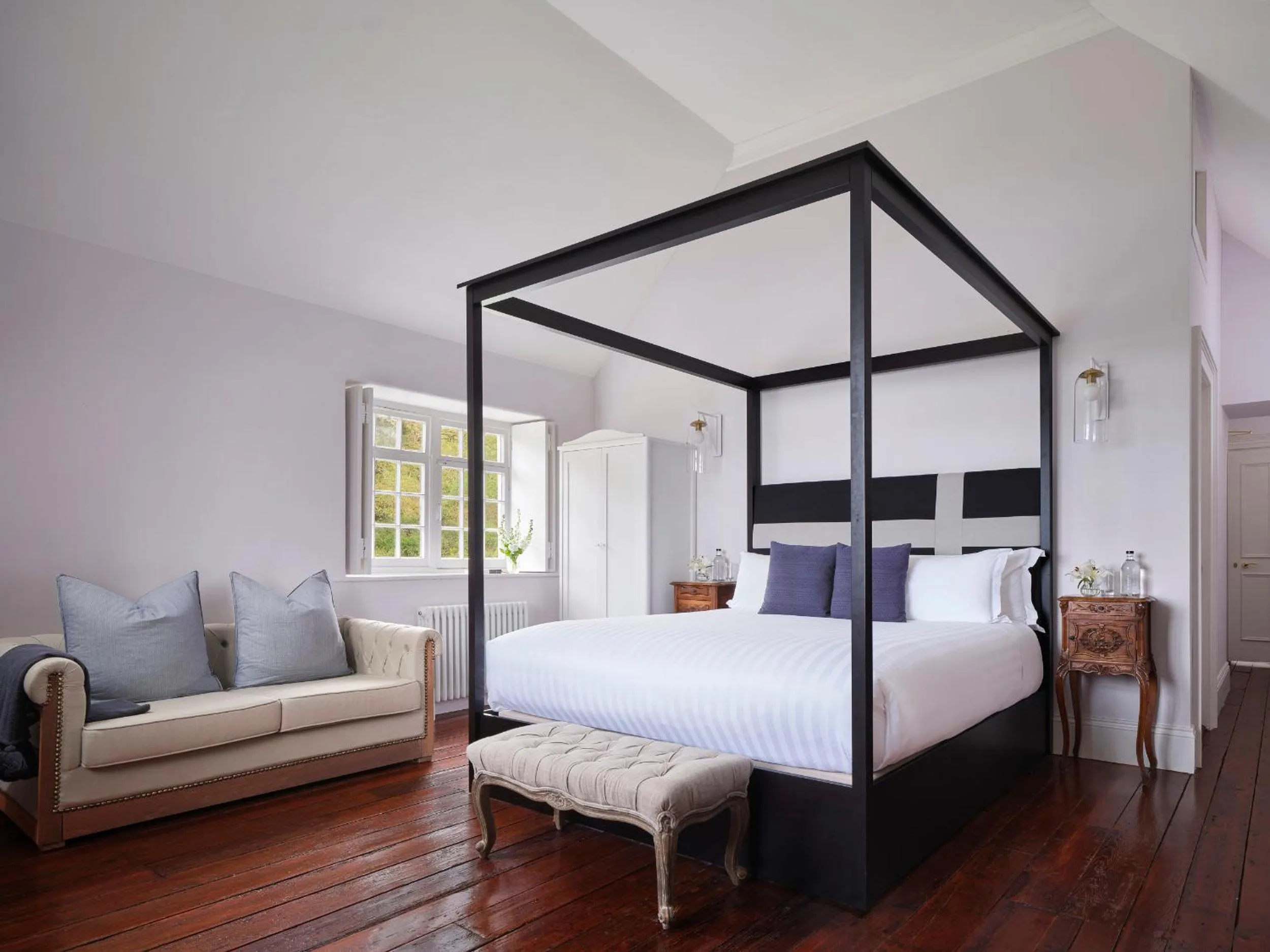 Bed in Liss Ard Estate