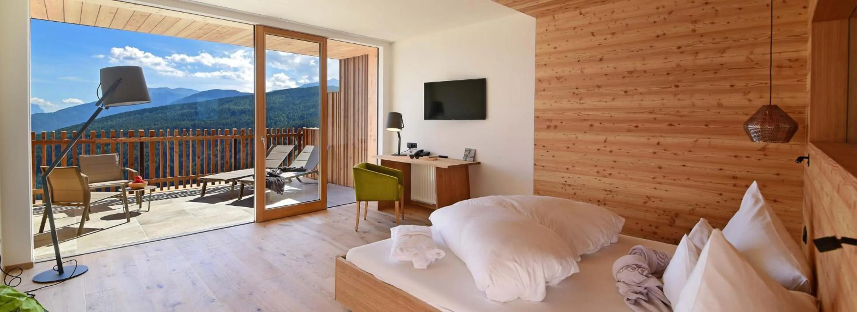 Photo of the whole room in Tratterhof Mountain Sky Hotel