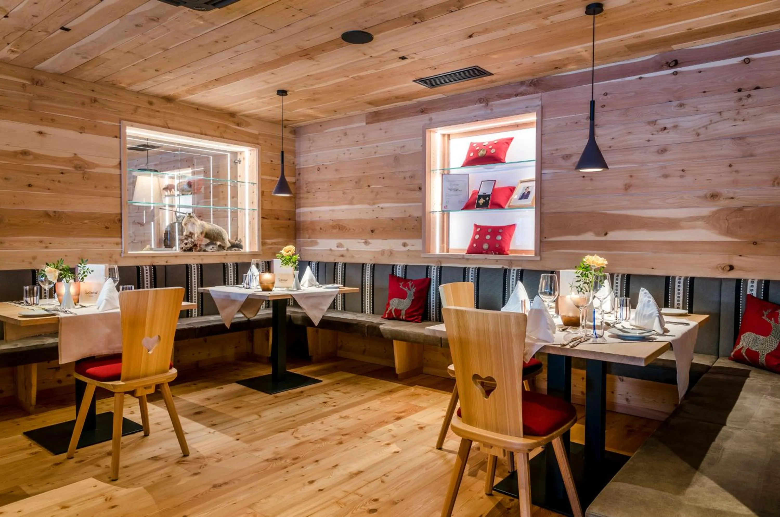 Restaurant/places to eat in Tratterhof Mountain Sky Hotel