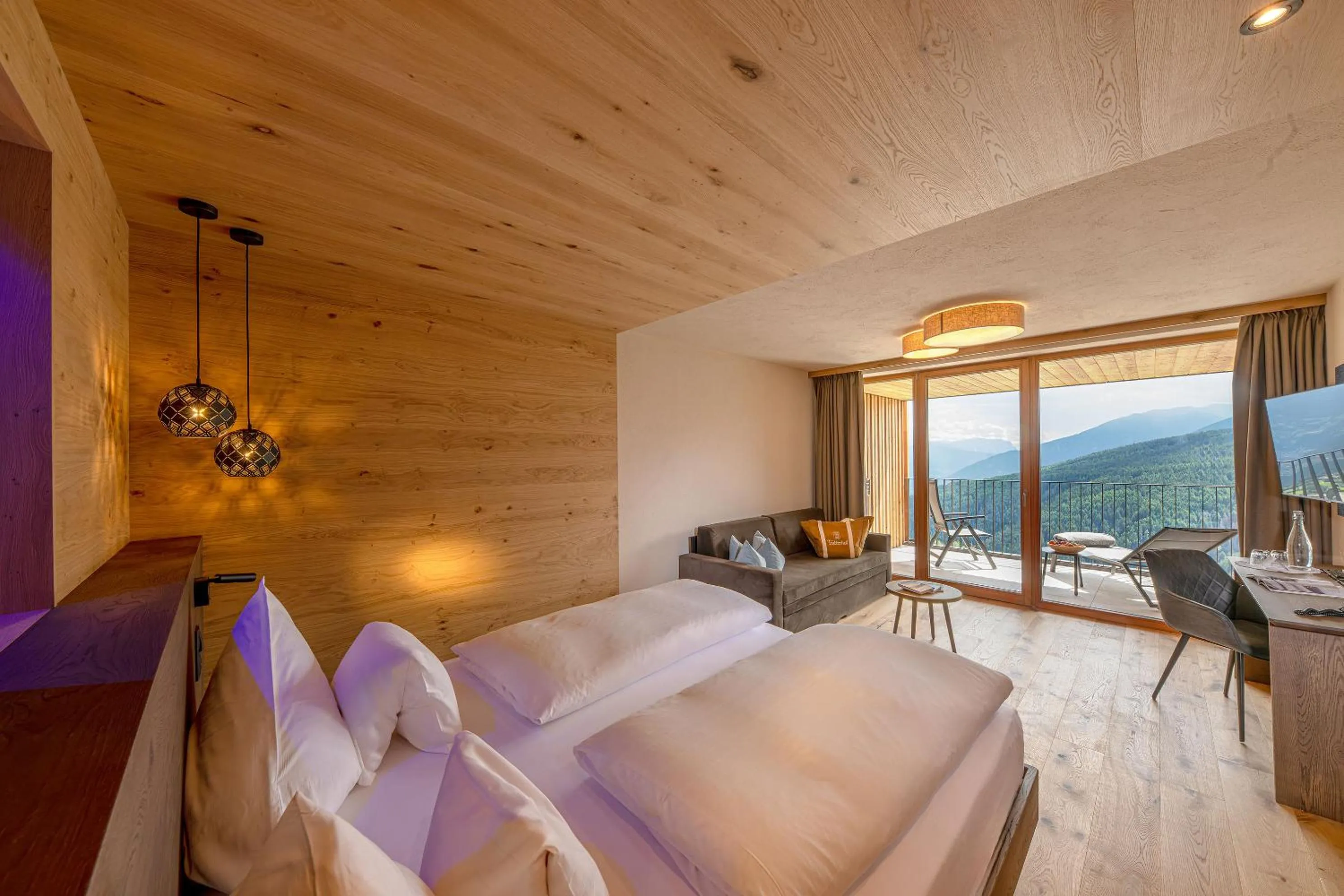 Bedroom, Bed in Tratterhof Mountain Sky Hotel