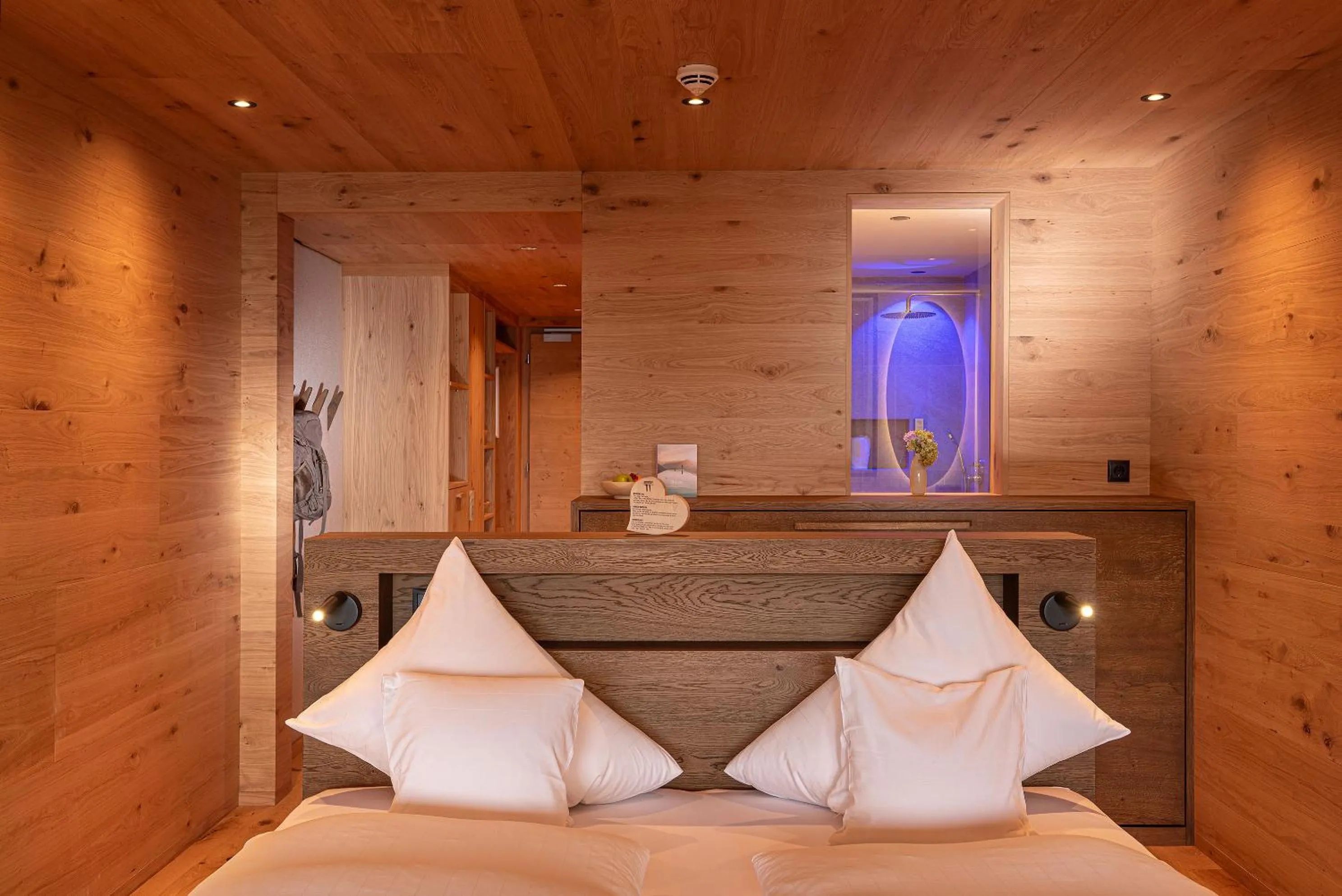 Bedroom, Bed in Tratterhof Mountain Sky Hotel