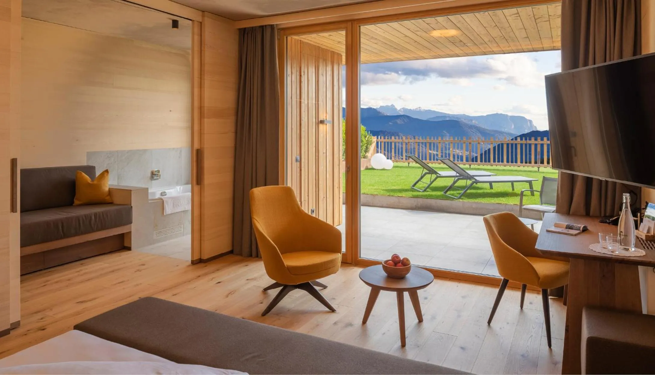 Photo of the whole room in Tratterhof Mountain Sky Hotel