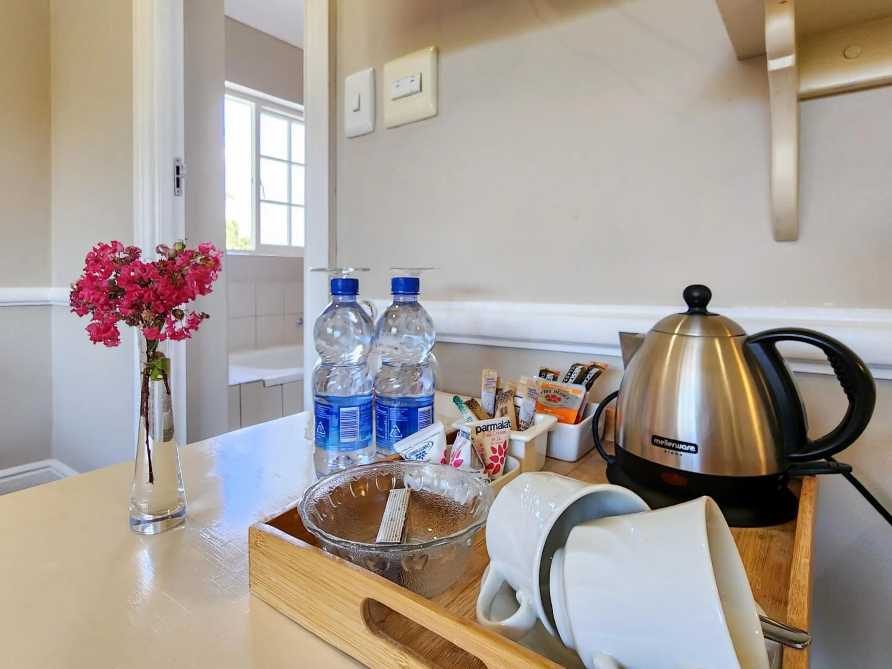 Coffee/tea facilities in Roodenburg House
