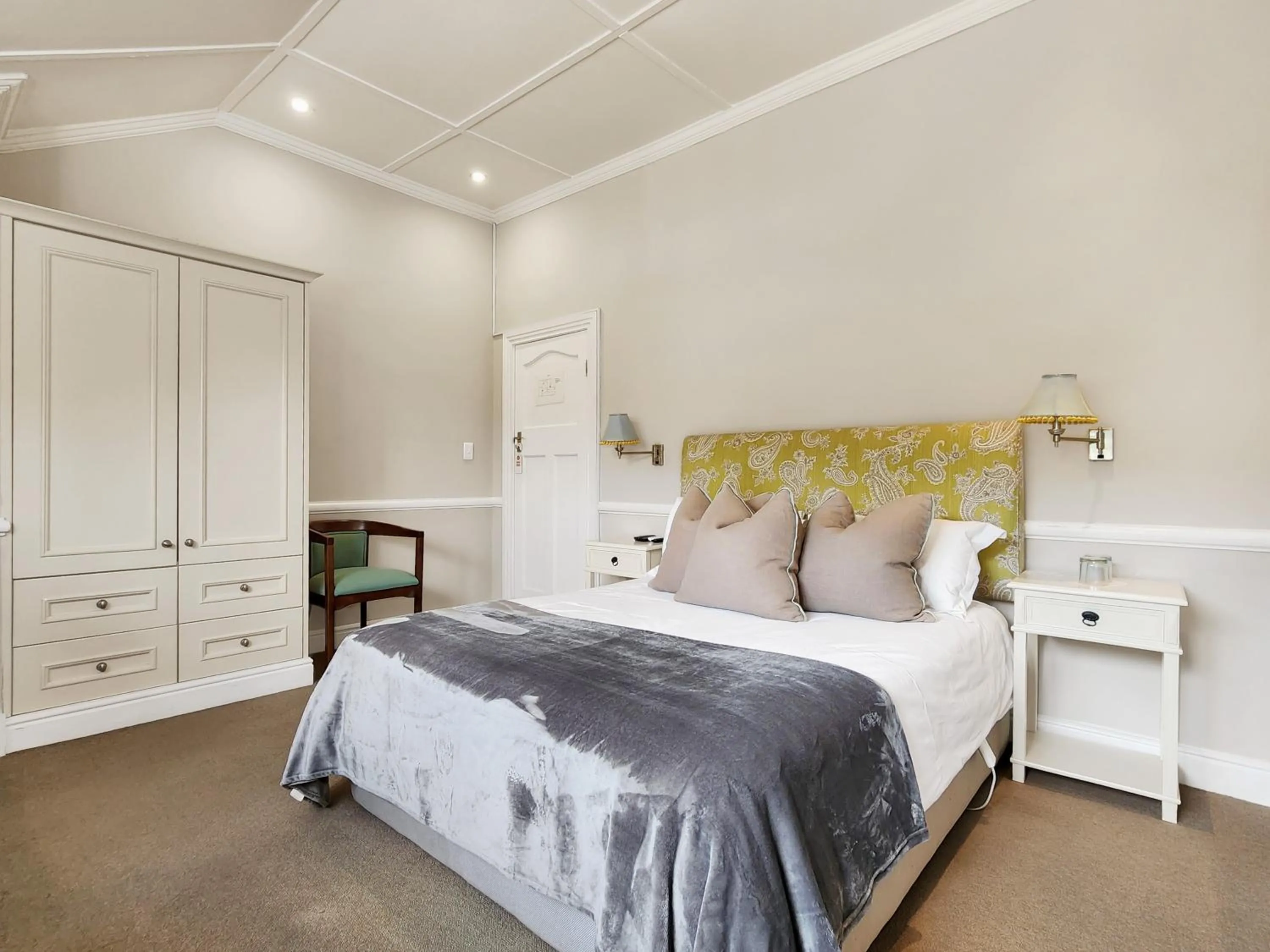 Bedroom, Bed in Roodenburg House