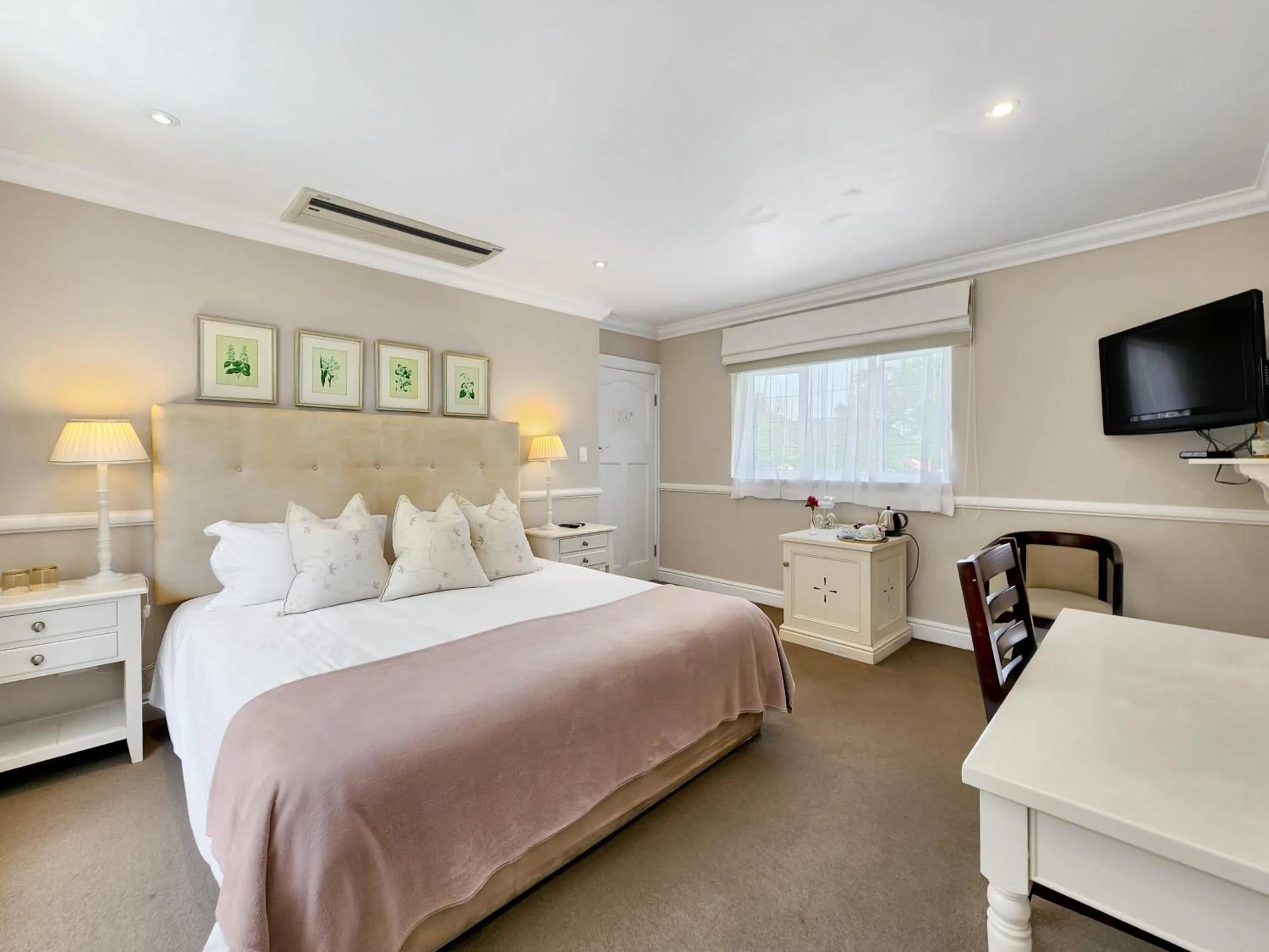 Bedroom, Bed in Roodenburg House