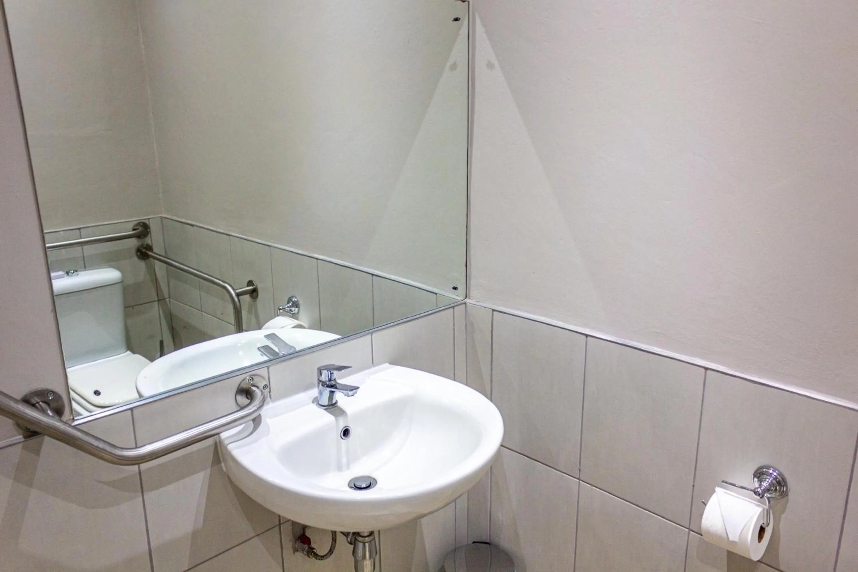 Bathroom in Hotel Numbi & Garden Suites