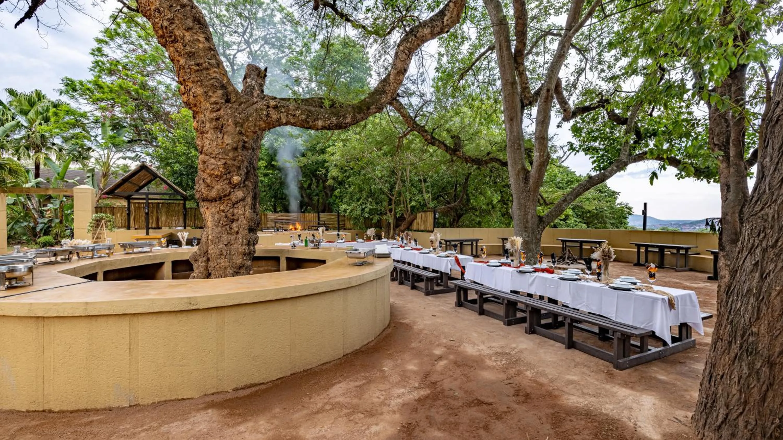 Restaurant/places to eat in Hotel Numbi & Garden Suites