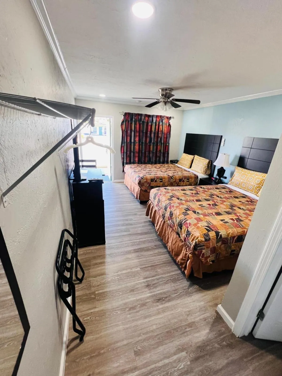 Bed in Sunshine Inn & Suites Venice, Florida