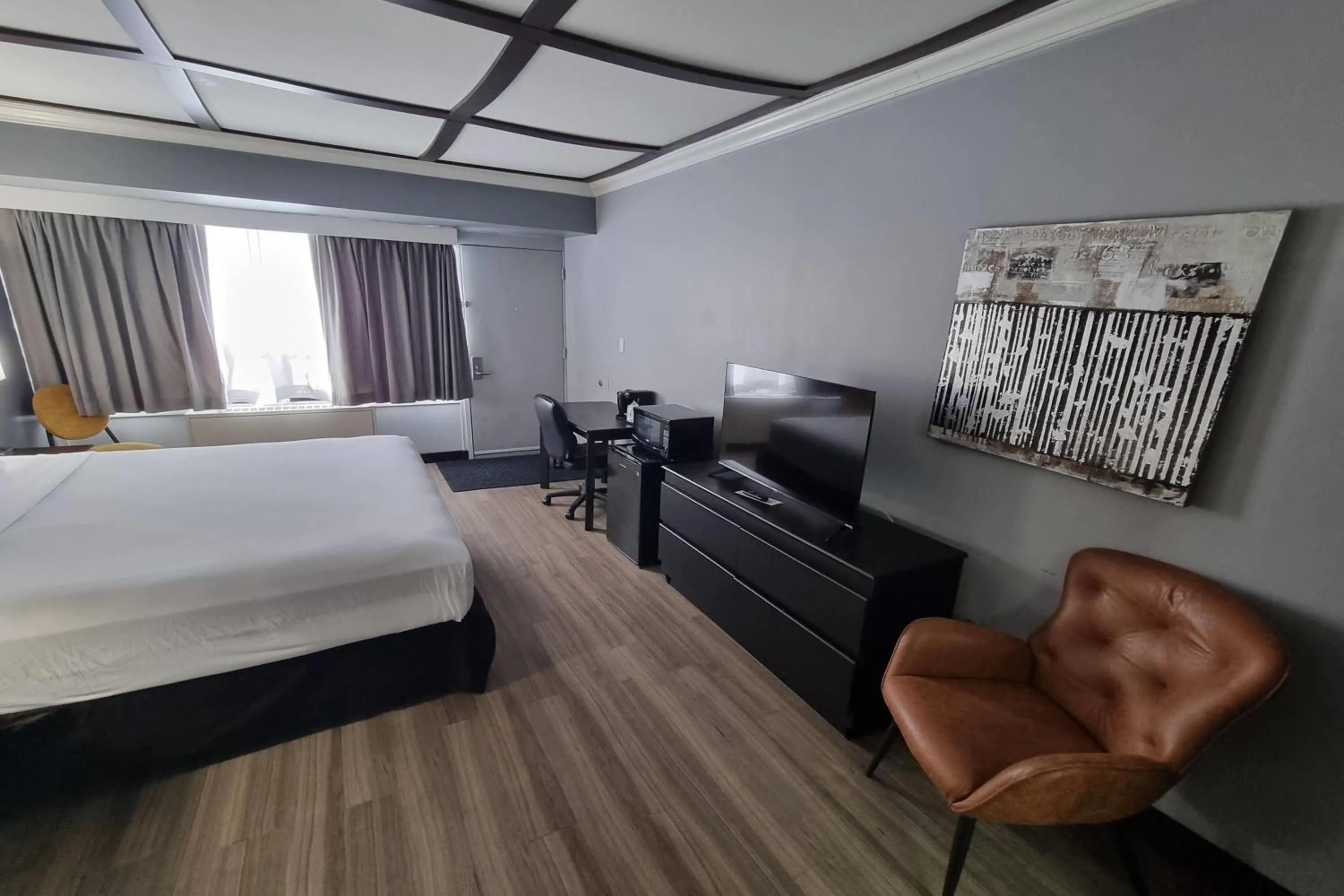 Photo of the whole room, Bed in Travelodge by Wyndham Trois-Rivieres