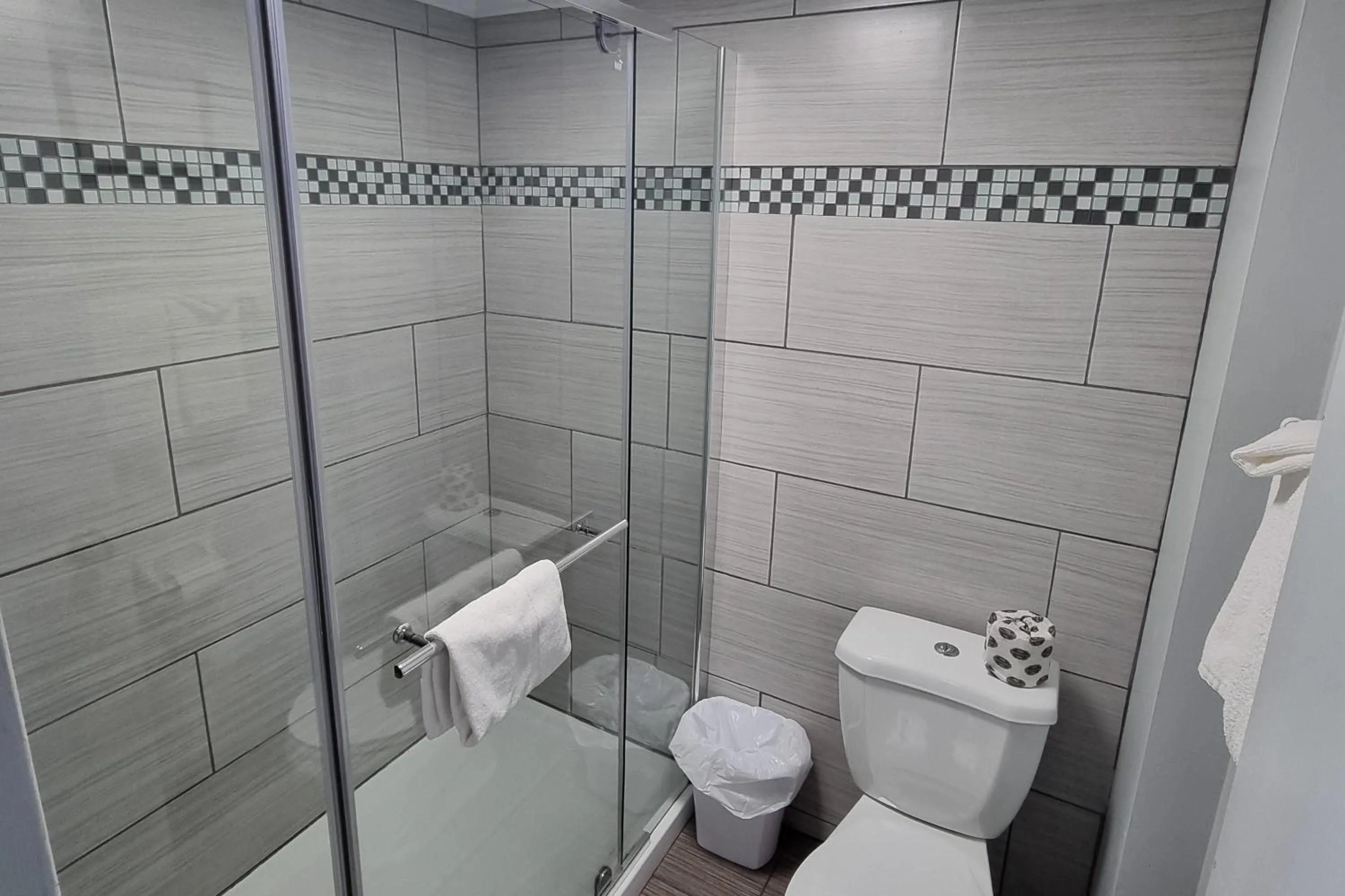 Bathroom in Travelodge by Wyndham Trois-Rivieres