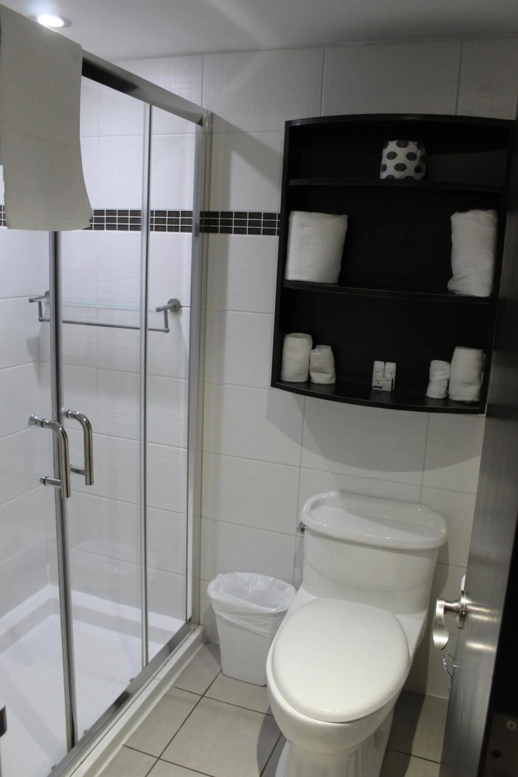 Bathroom in Travelodge by Wyndham Trois-Rivieres