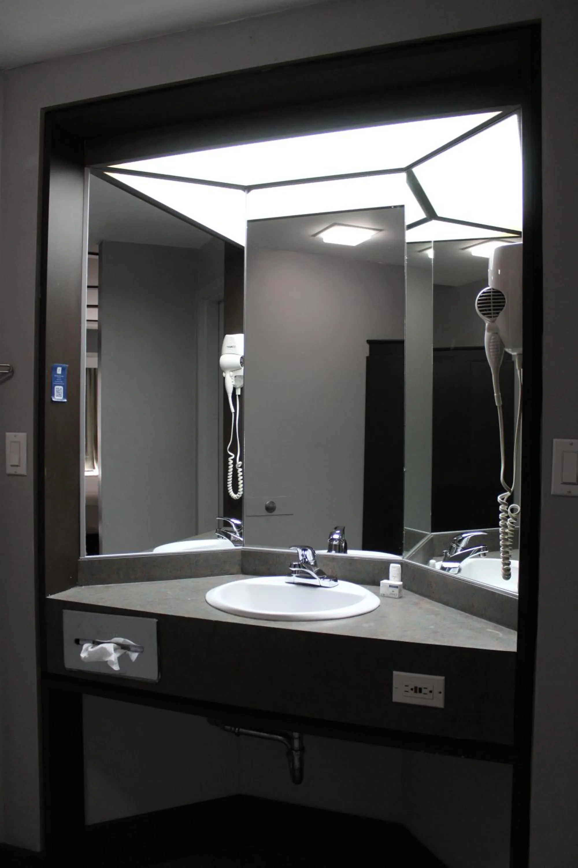 Bathroom in Travelodge by Wyndham Trois-Rivieres