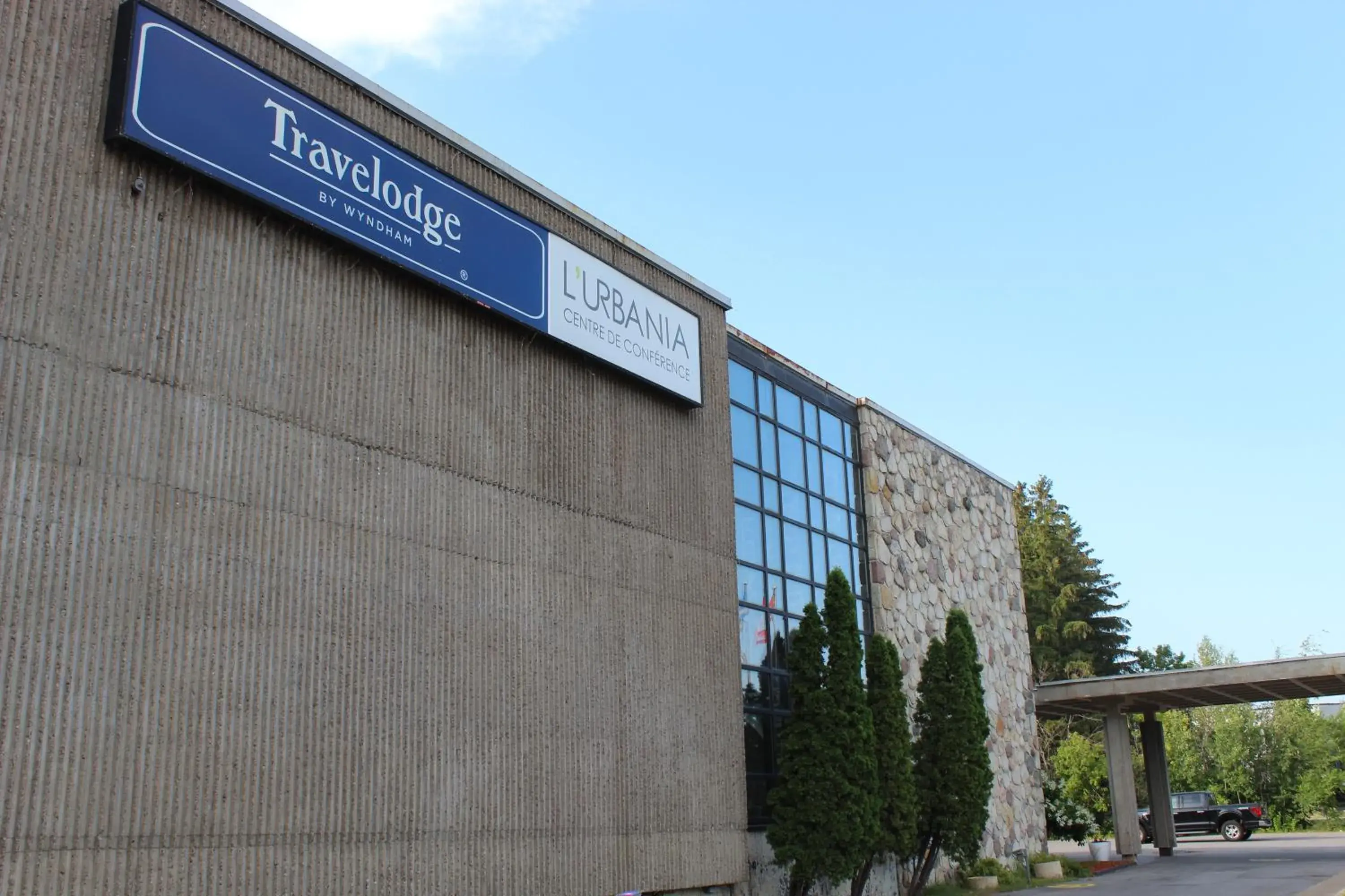 Property building in Travelodge by Wyndham Trois-Rivieres Property building in Travelodge by Wyndham Trois-Rivieres