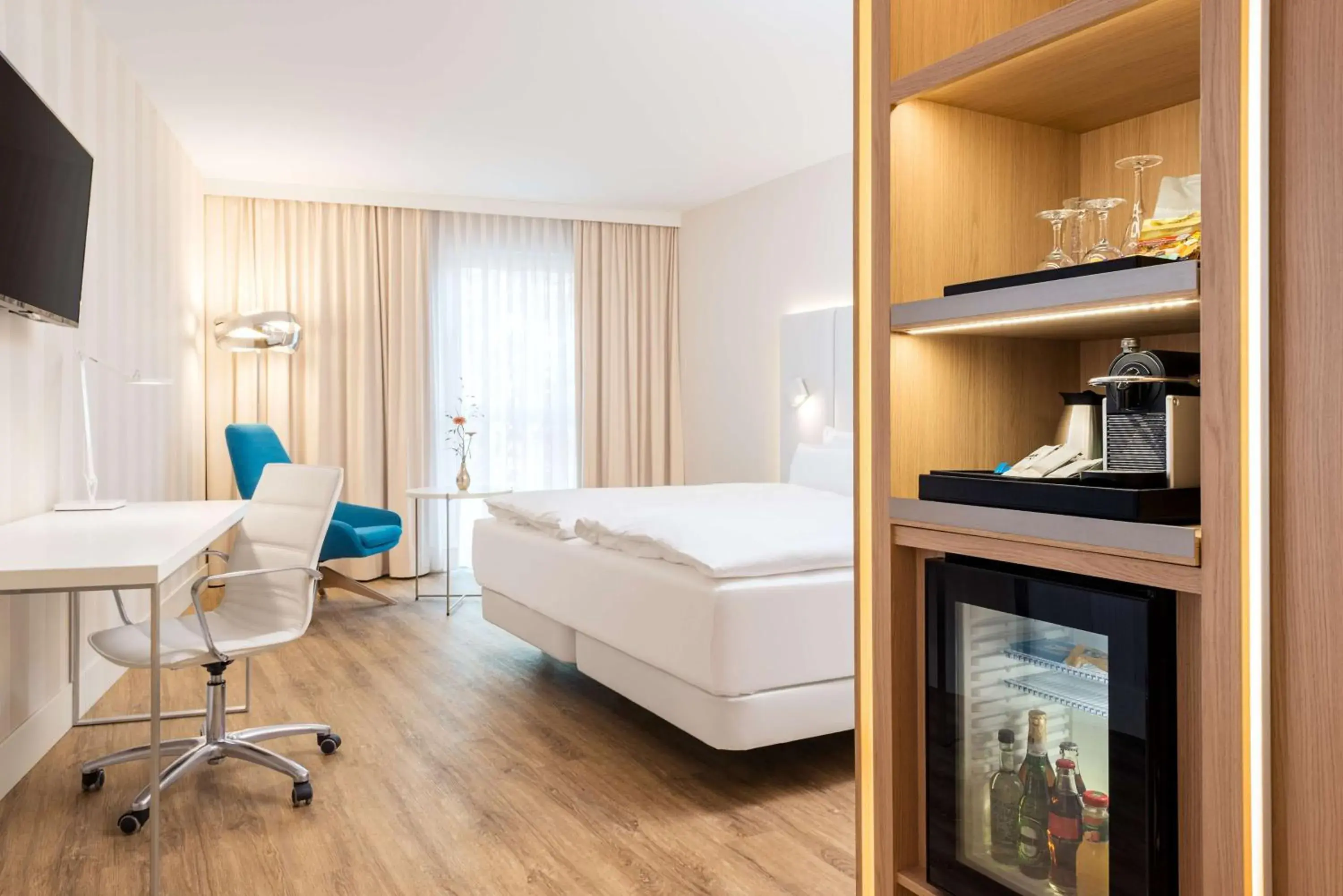 Photo of the whole room, Bed in NH Essen Photo of the whole room, Bed in NH Essen