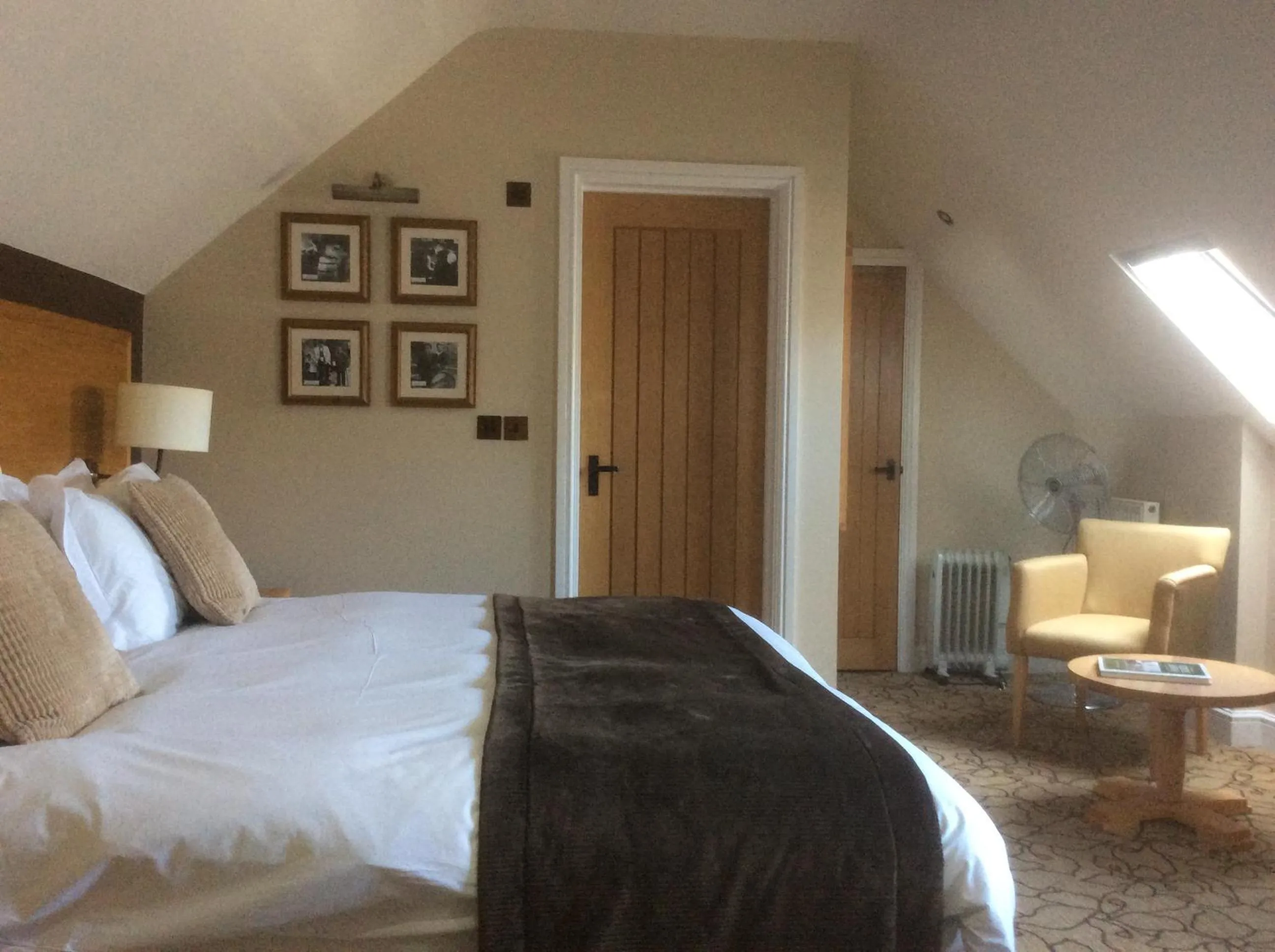Photo of the whole room, Bed in The New Inn