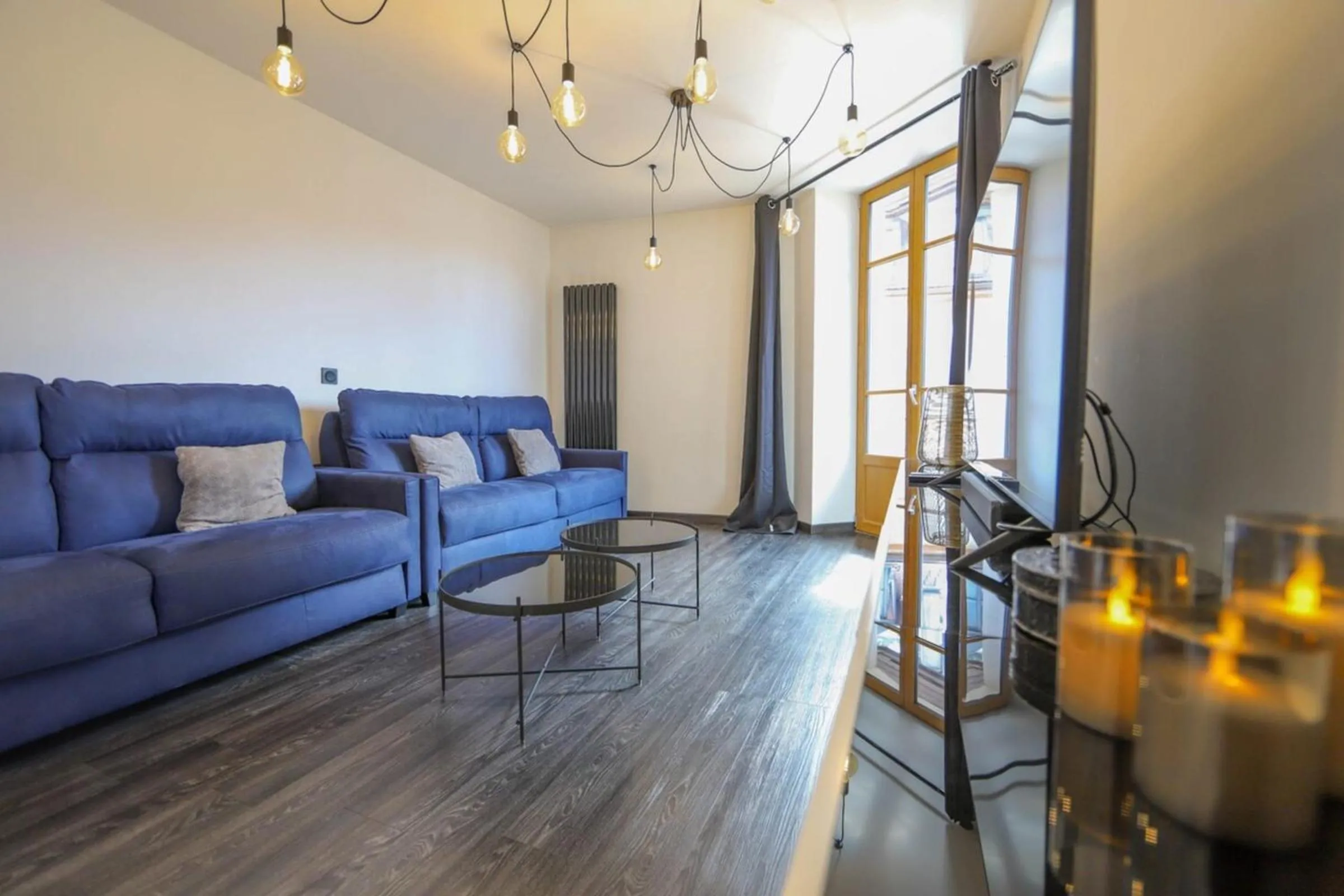 2 bd apartment with sauna in the center of Annecy