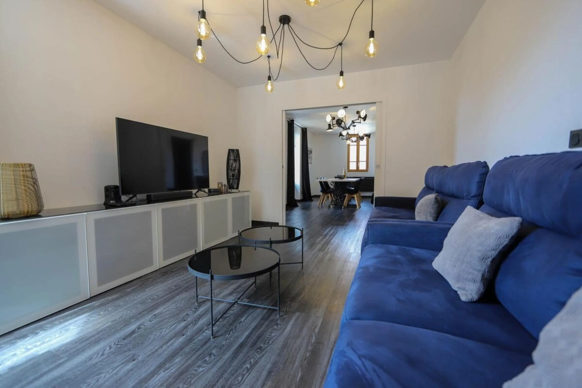 2 bd apartment with sauna in the center of Annecy