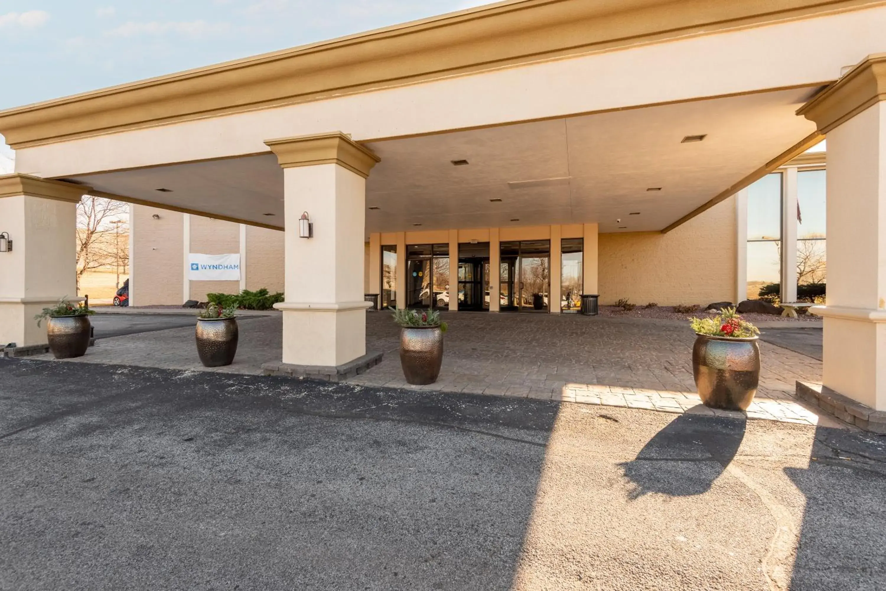 Property building in Wyndham Omaha Hotel - West Dodge Property building in Wyndham Omaha Hotel - West Dodge