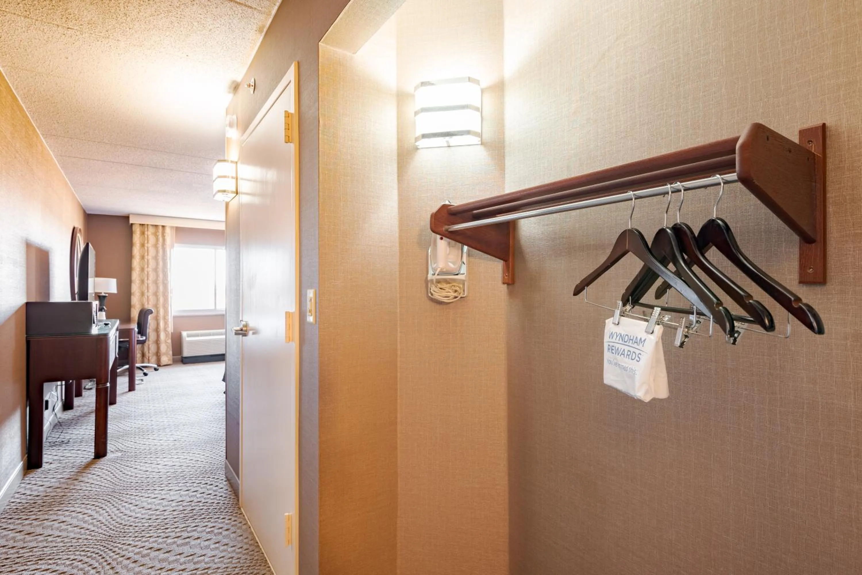 Bedroom in Wyndham Omaha Hotel - West Dodge