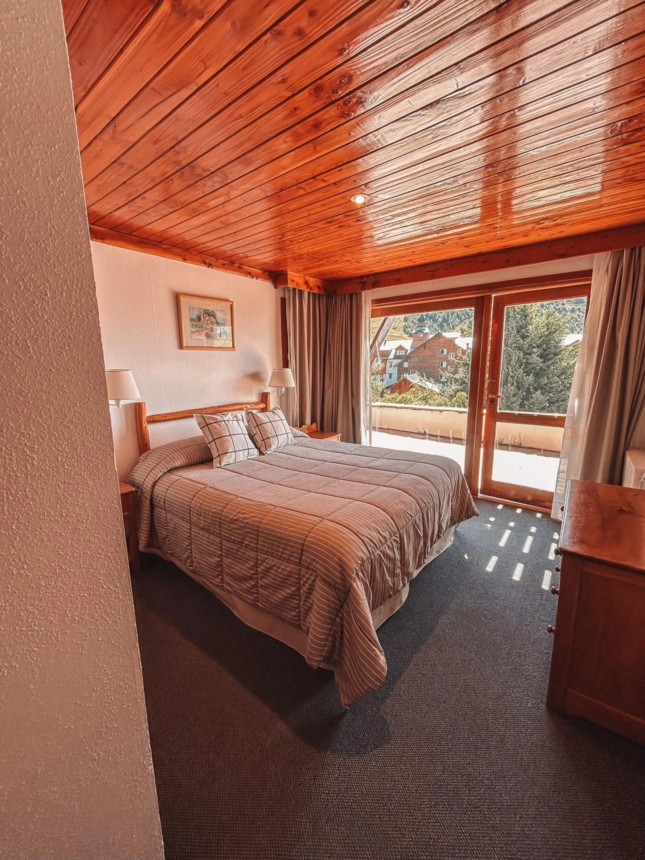 Decorative detail, Bed in Hotel Catedral Patagonia Ski & Wellness